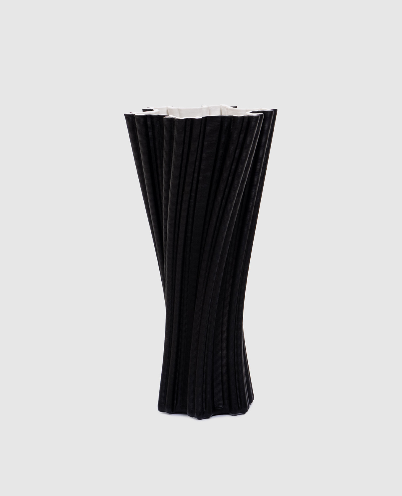 

Black porcelain vase Palais Royal