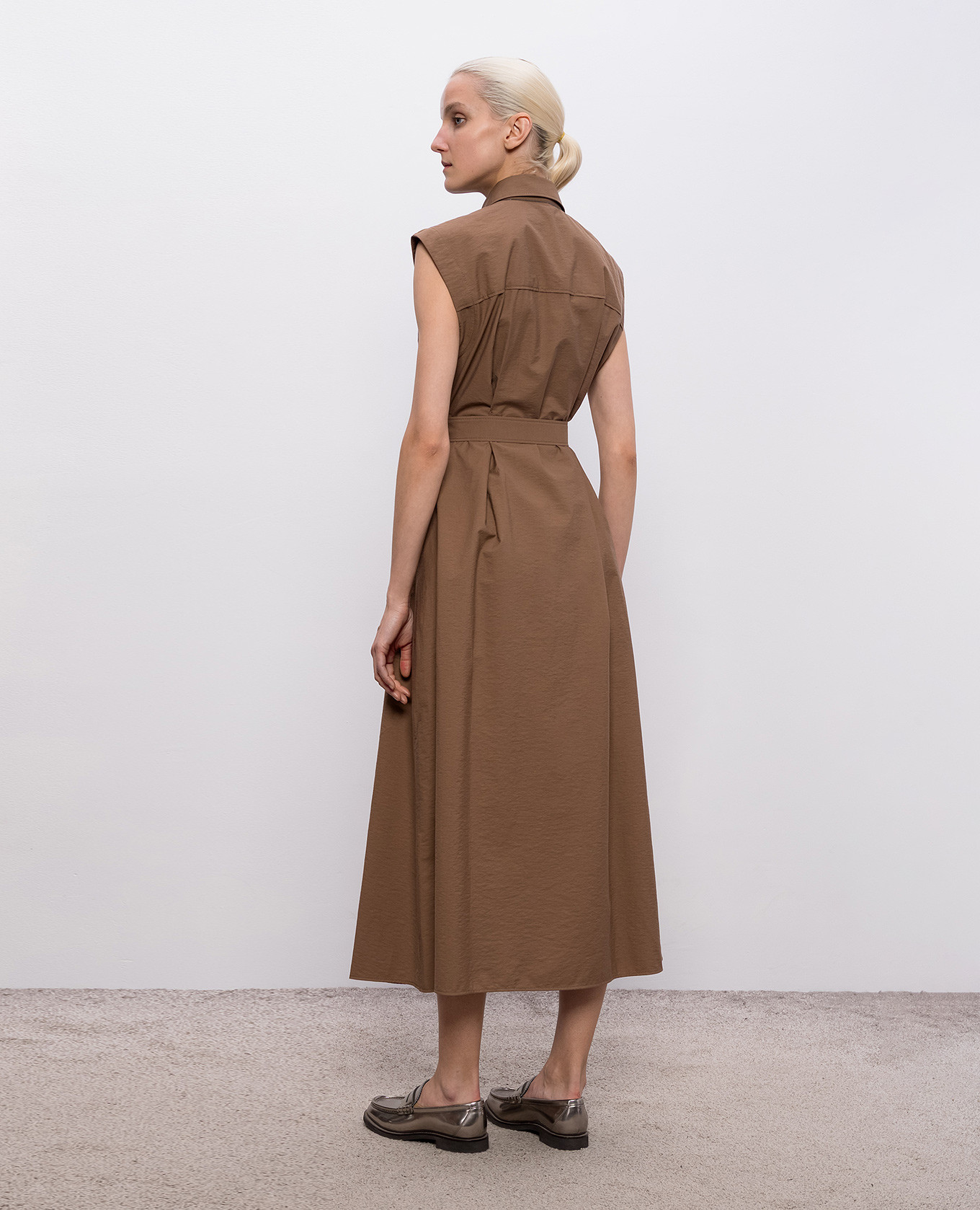 

Brown dress with monil chain Brunello Cucinelli