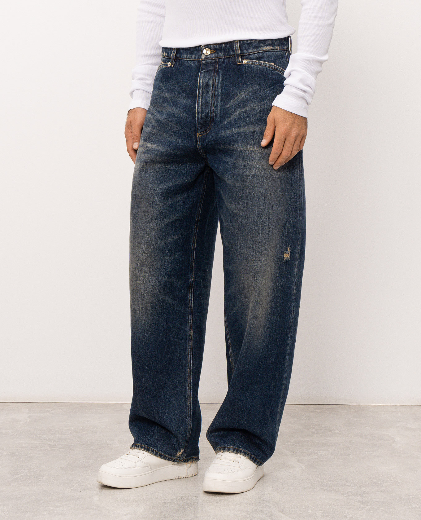 Blue jeans with a worn effect Dolce&Gabbana 3