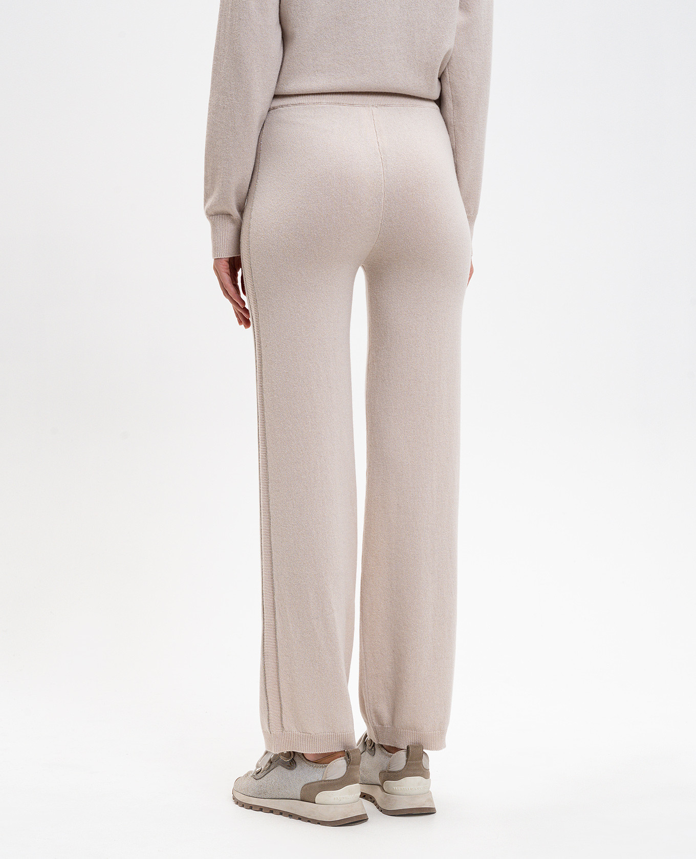 

Beige wool, silk and cashmere sweatpants with monil chain Peserico