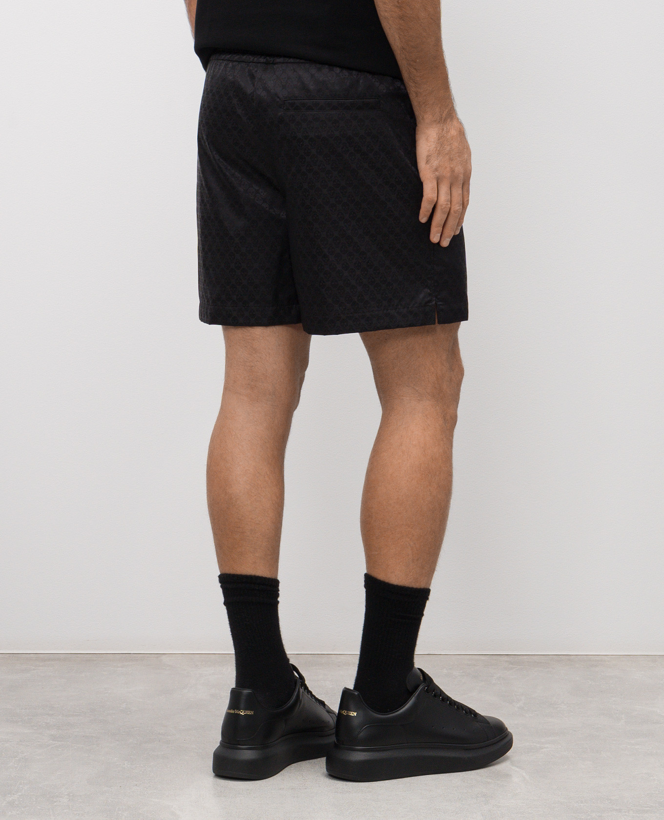 

Black printed shorts Alexander McQueen