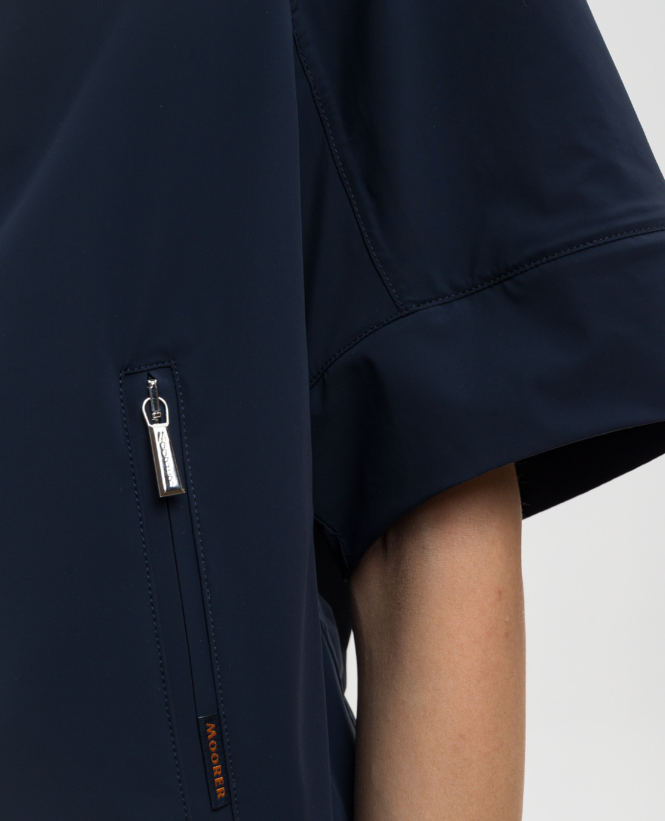 

Blue windbreaker BELFRY with removable sleeves MooRER