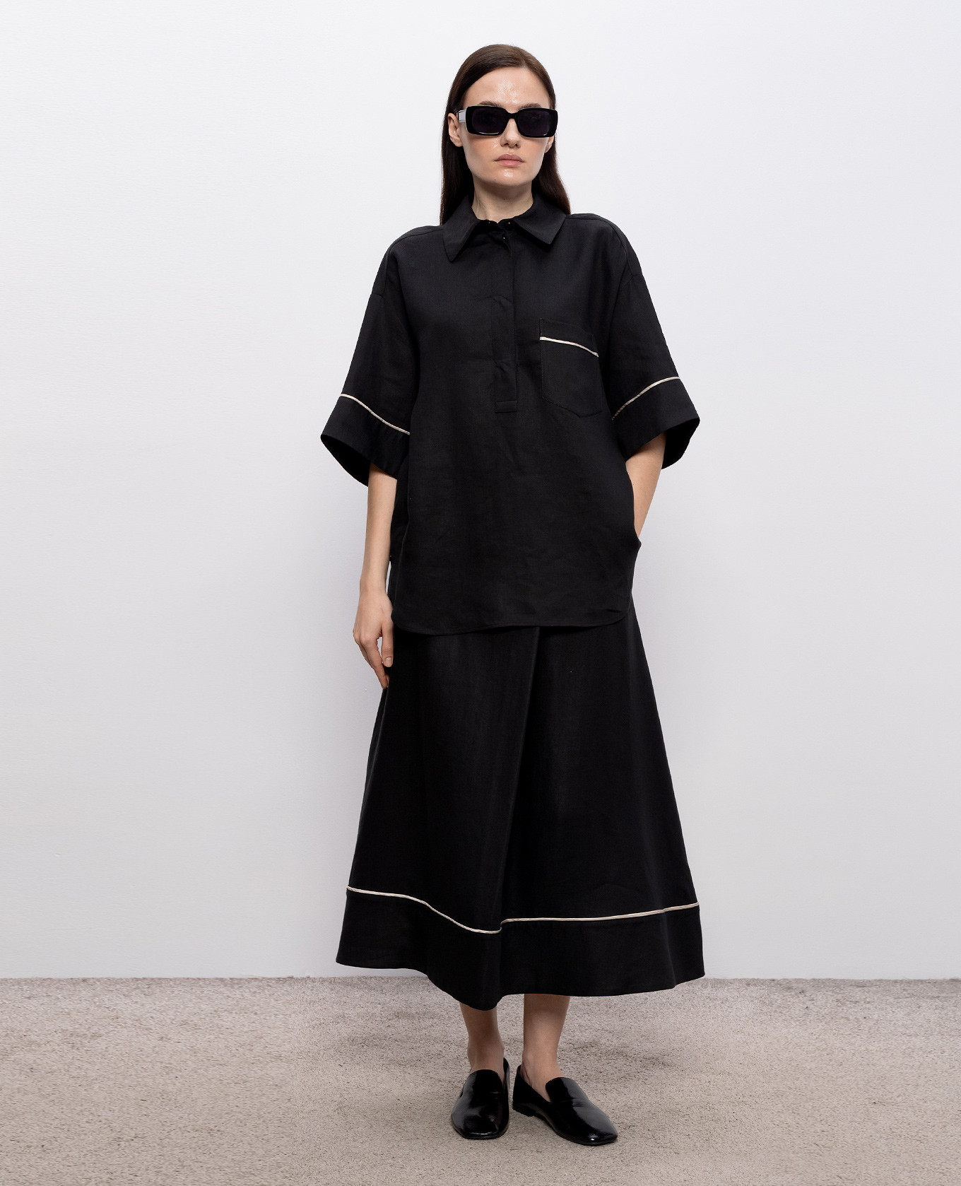 

Black linen skirt Agnona