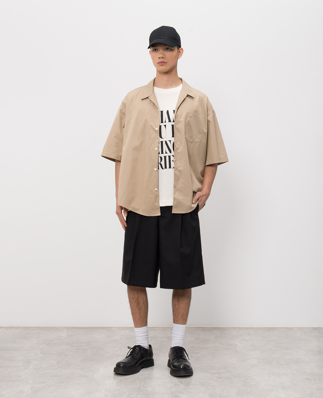 

Ivory T-shirt with inscription Ami Paris, Beige
