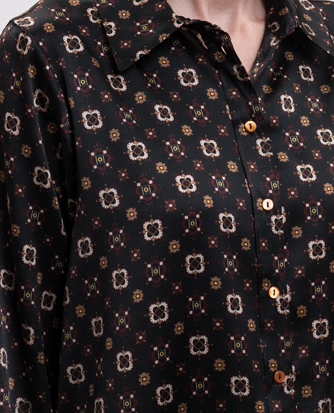 Black Arles silk shirt Momoni 5
