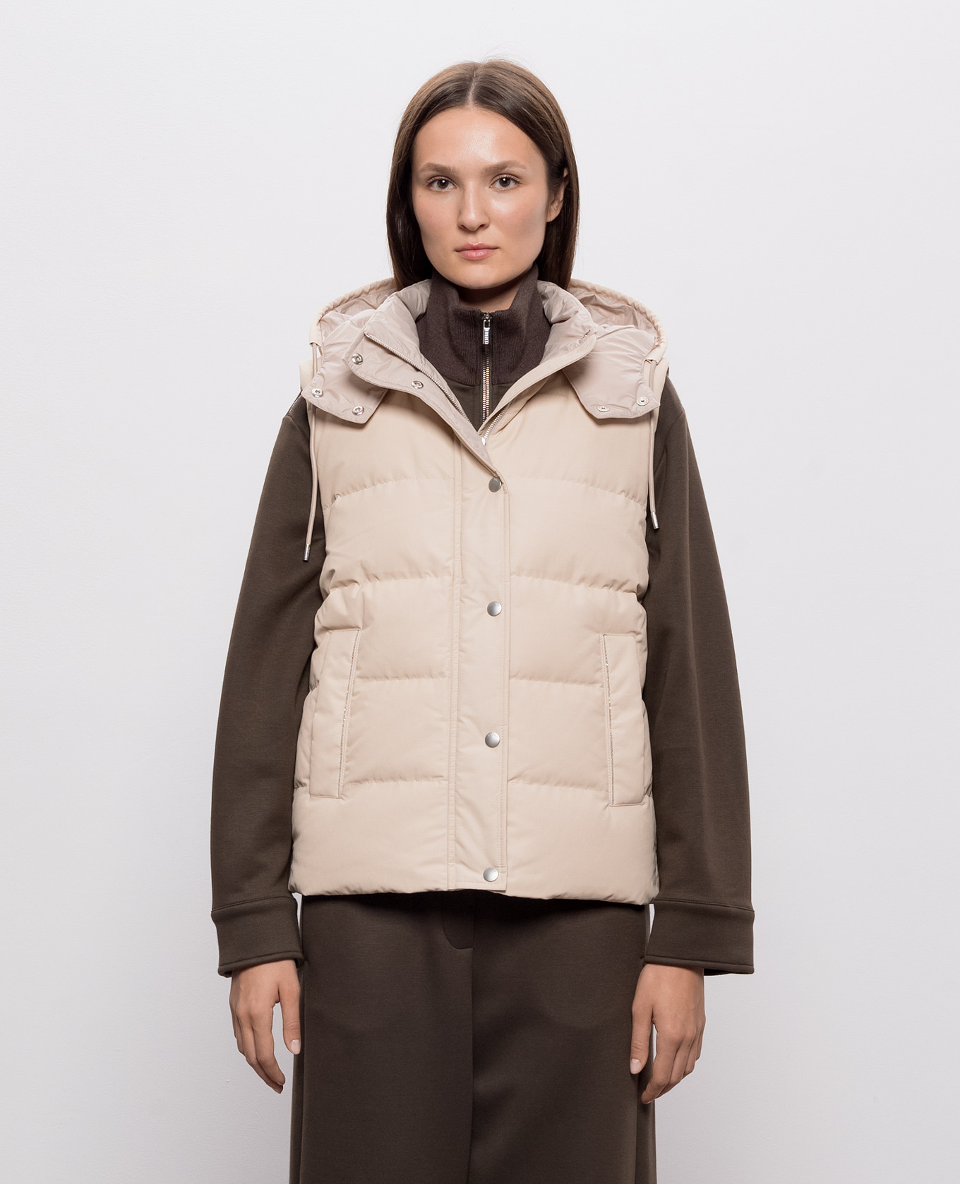 Beige down vest with monil chain Peserico 3