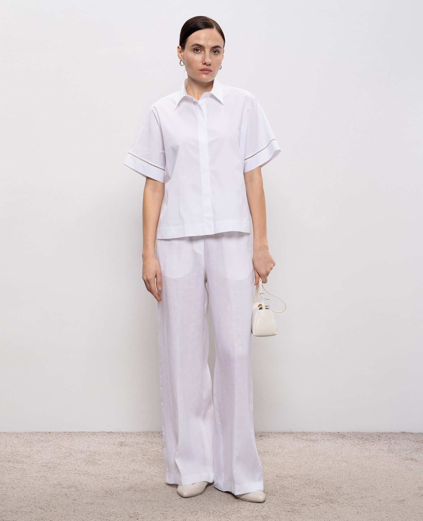 

White short-sleeved shirt with monil chain Peserico