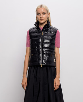 Moncler Black down vest with logo patch L20931A00015597Z8