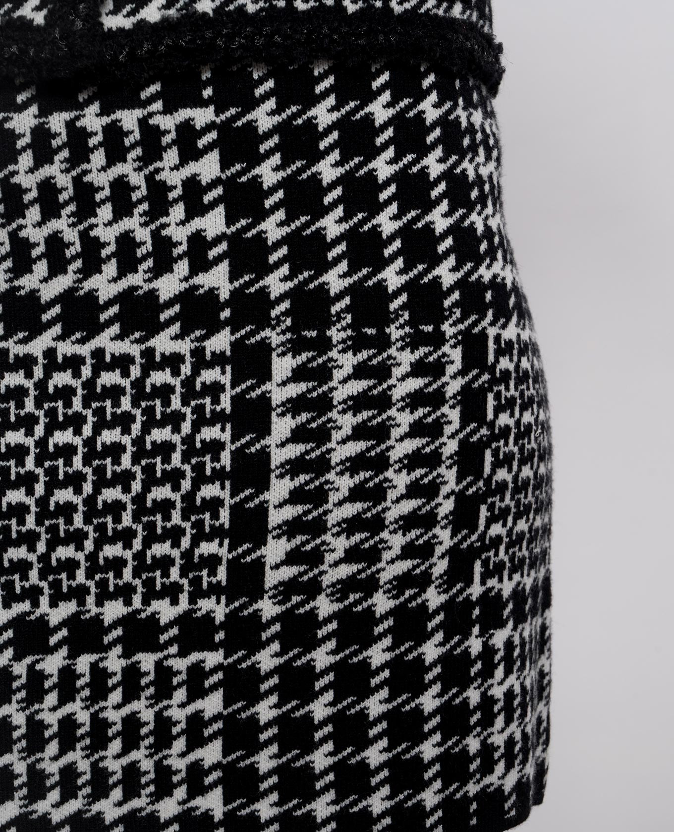 Black skirt with patterned wool Twinset 5