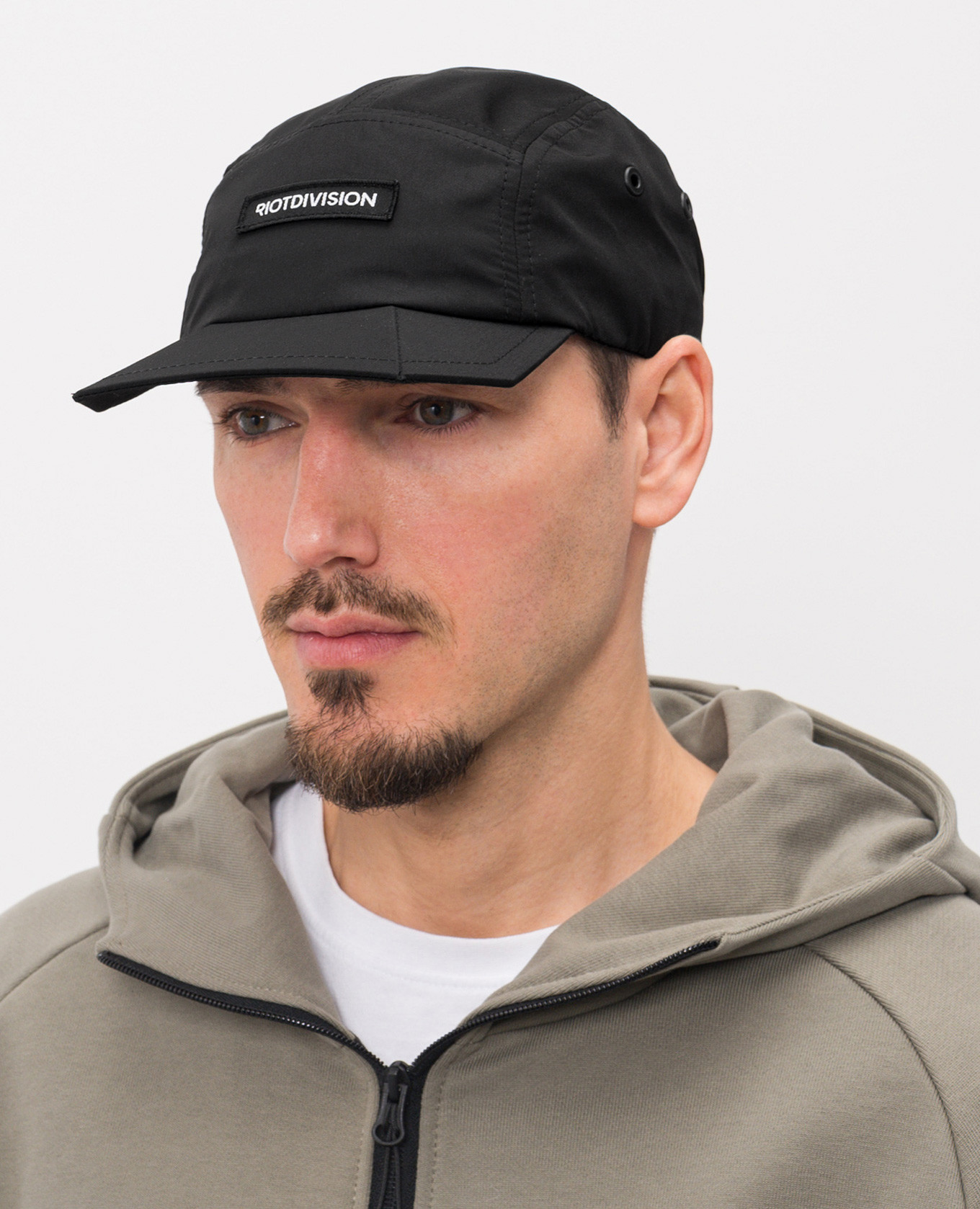 

Black cap with logo Riotdivision