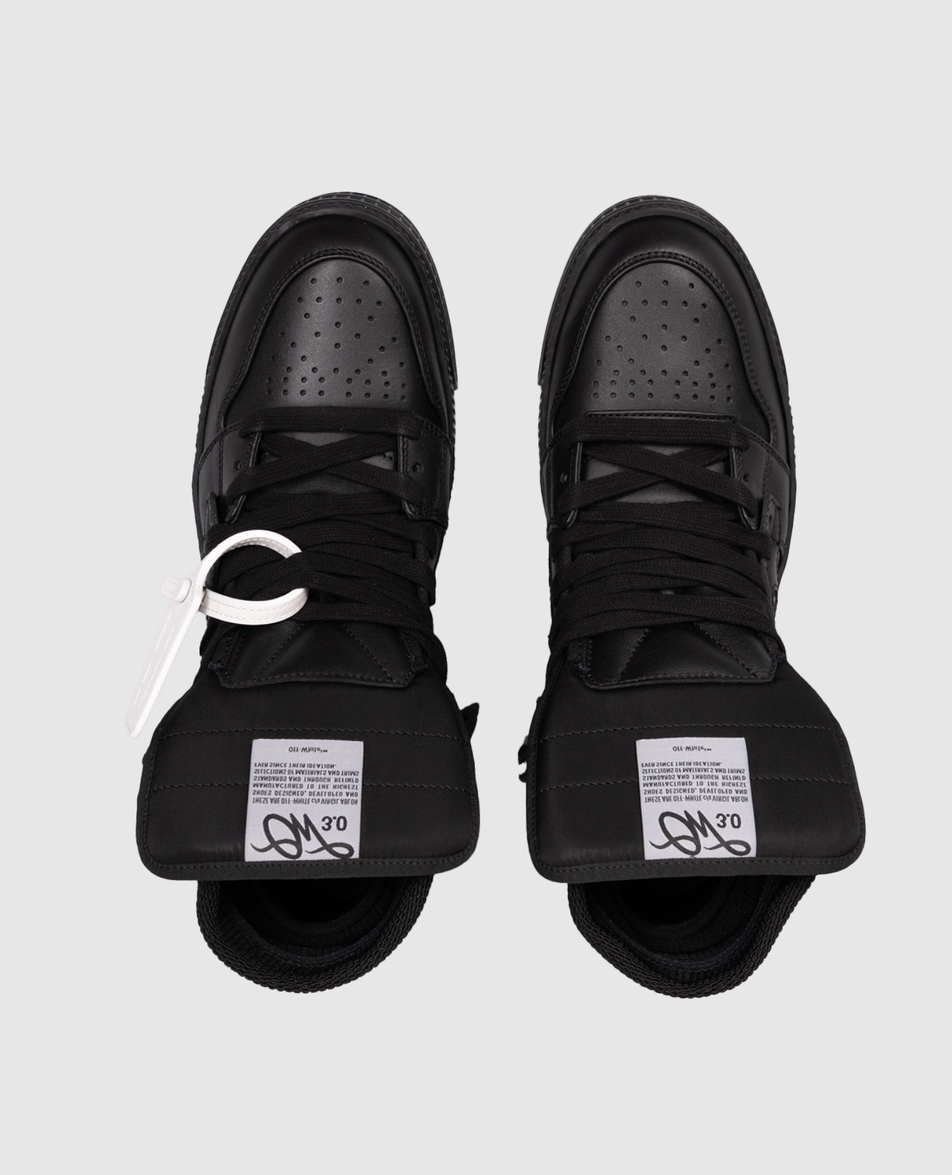 

Court Courtesy 3.0 Black Leather High Top Sneakers Off-White