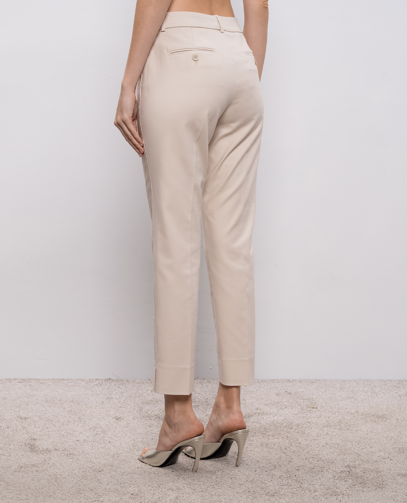 Beige pants with a patch Peserico 4