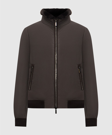 Braune Daunenjacke mit Fell