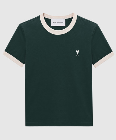 Camiseta verde con emblema bordado