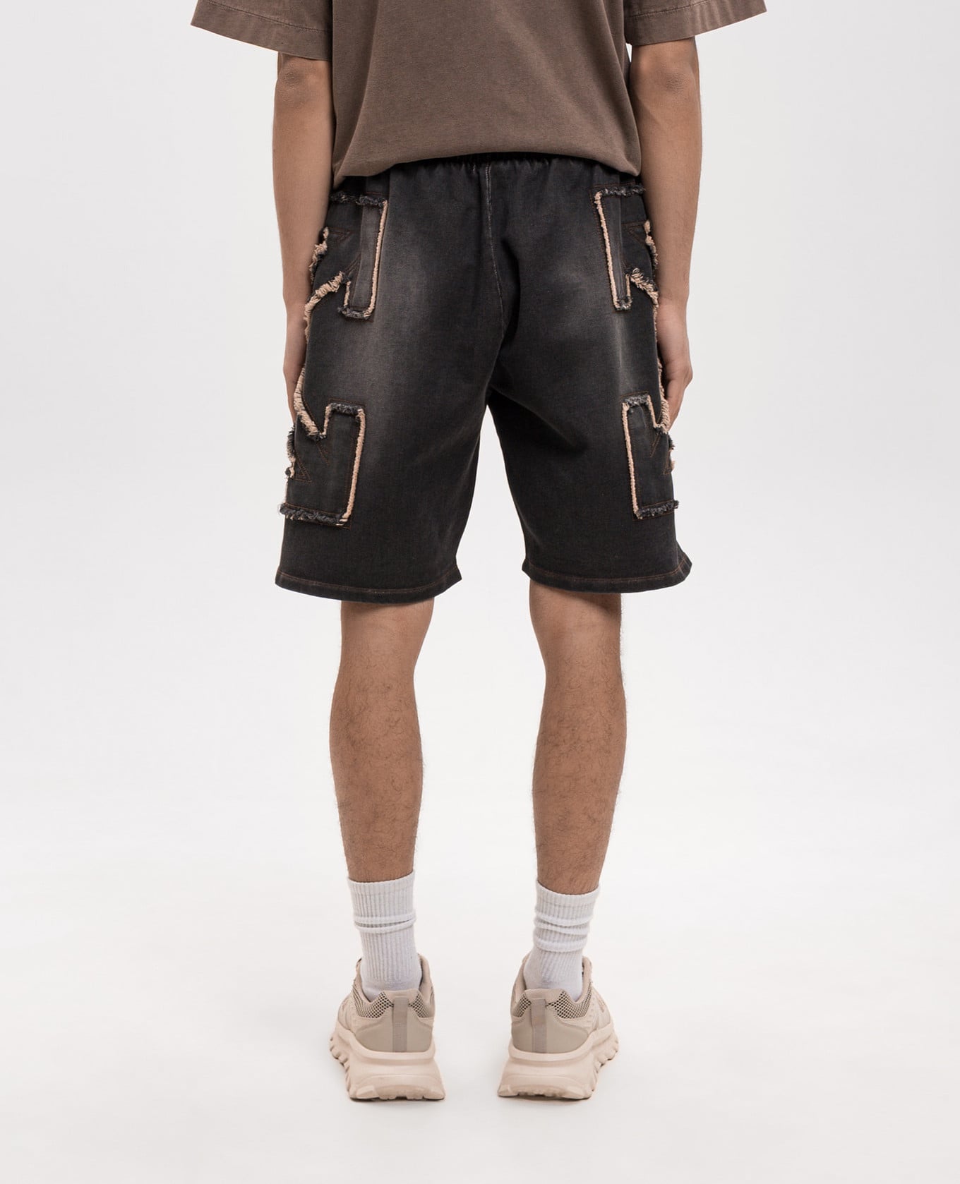 

Grey shorts with logo patch Off-White