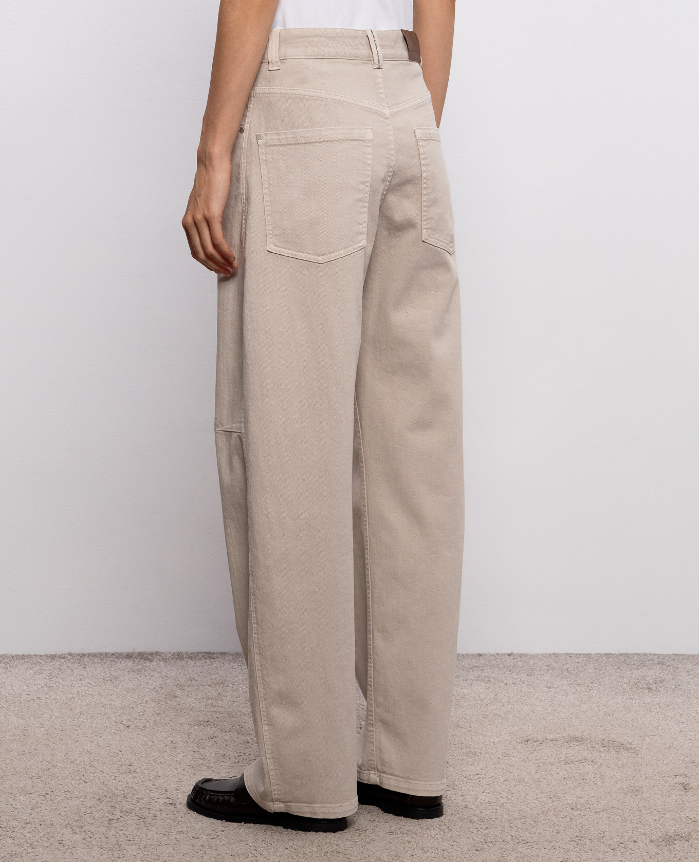 Beige jeans with logo patch Brunello Cucinelli 4