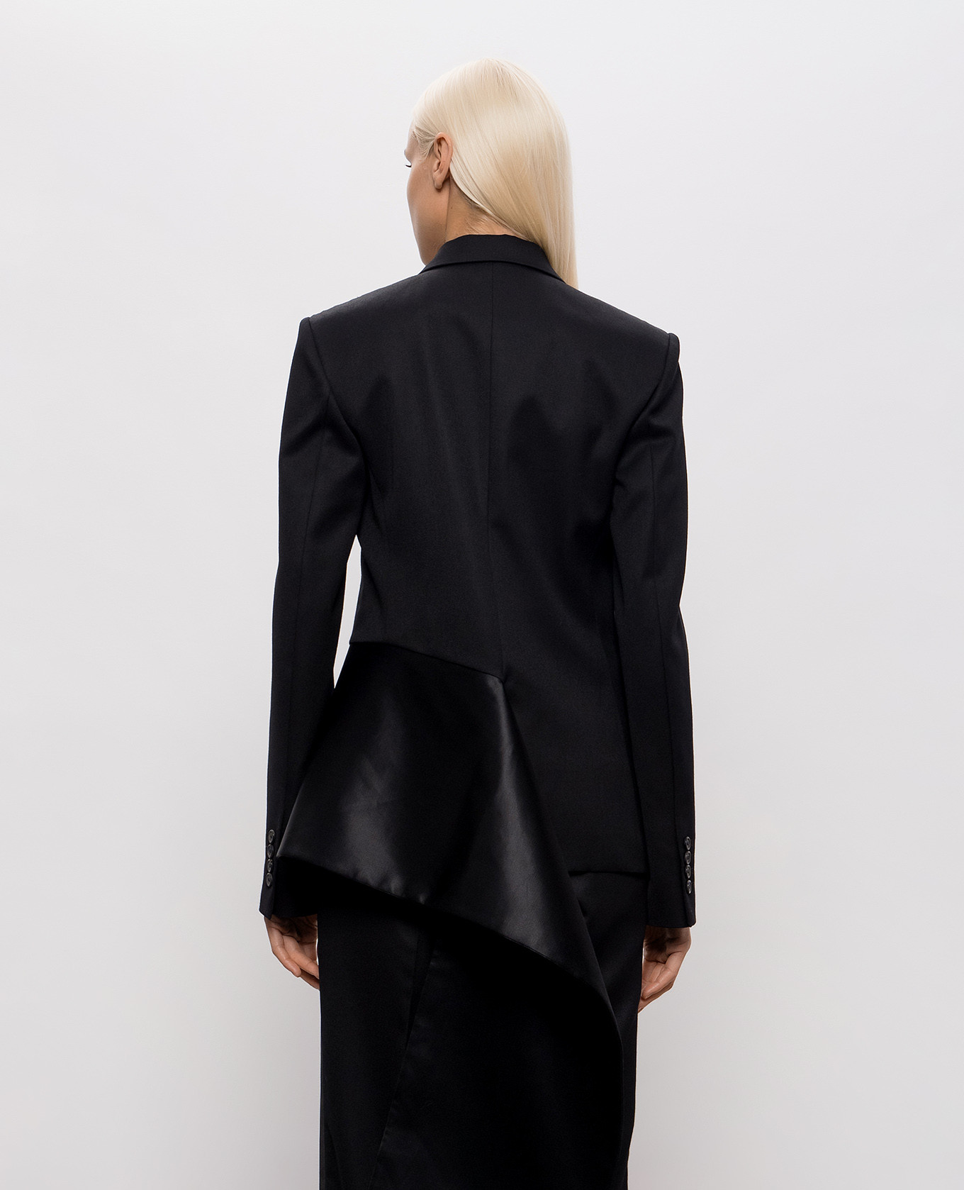 Black jacket JW Anderson 4