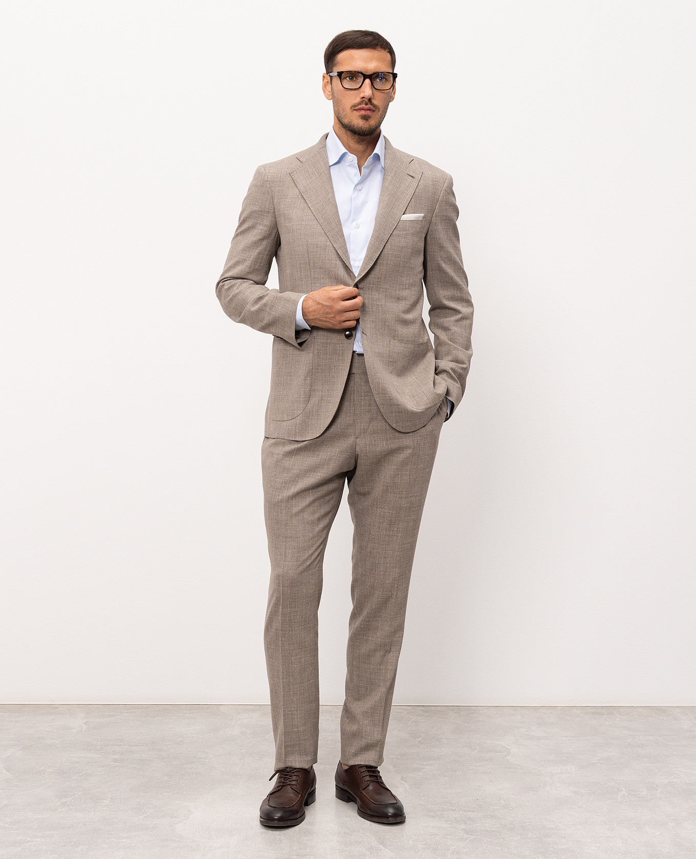 

Brown suit made of wool, silk and linen Pini Parma