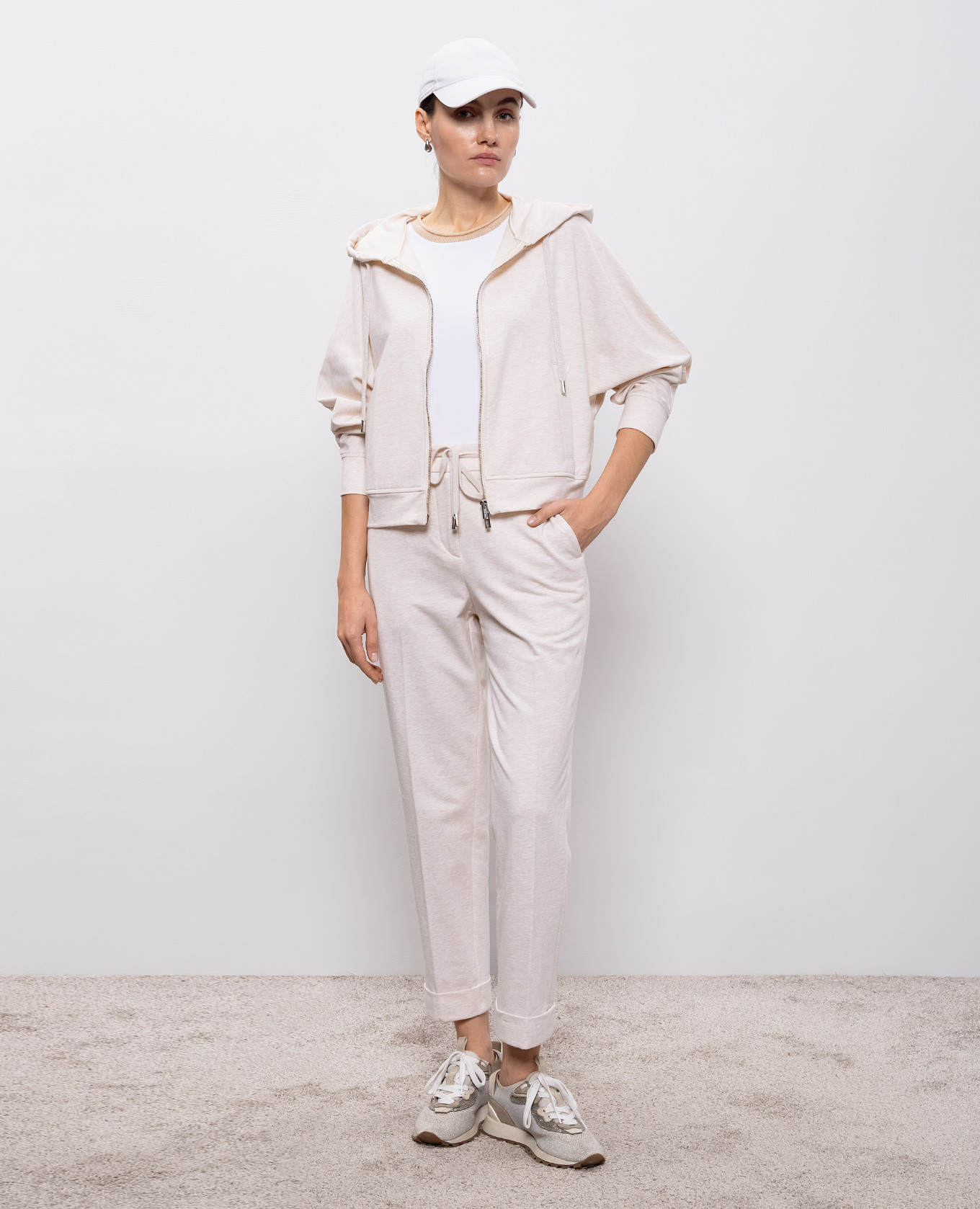 

Beige melange trousers with lapels Peserico
