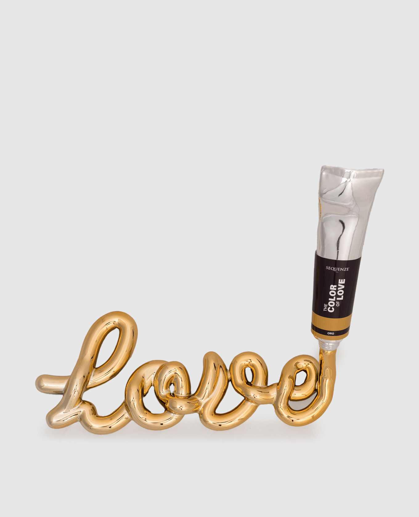 

Golden statuette The Color of Love Sequenze