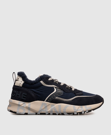 Blaue Sneaker mit Fellbesatz und strukturiertem Logo