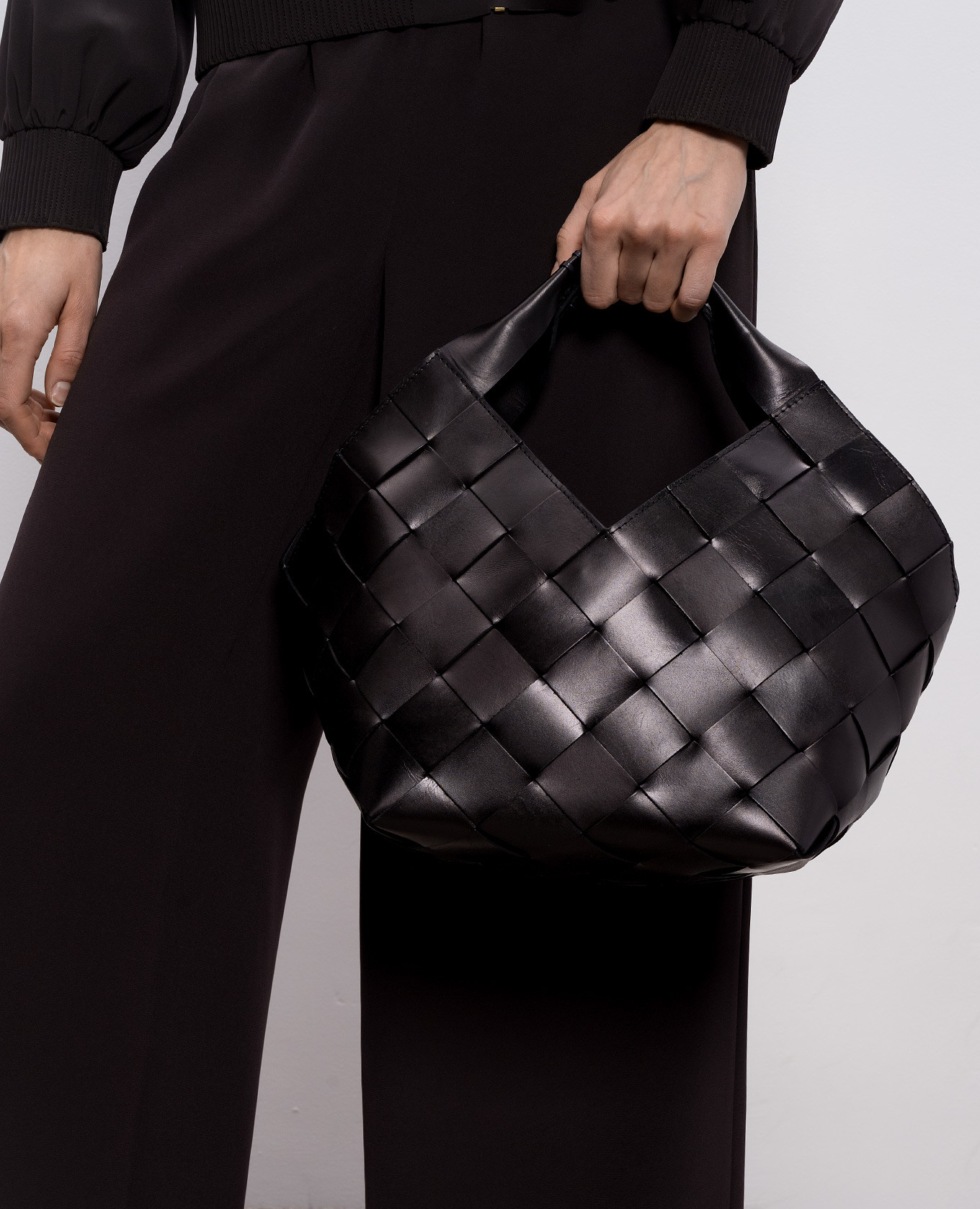Botteghe black leather tote bag Dragon 2