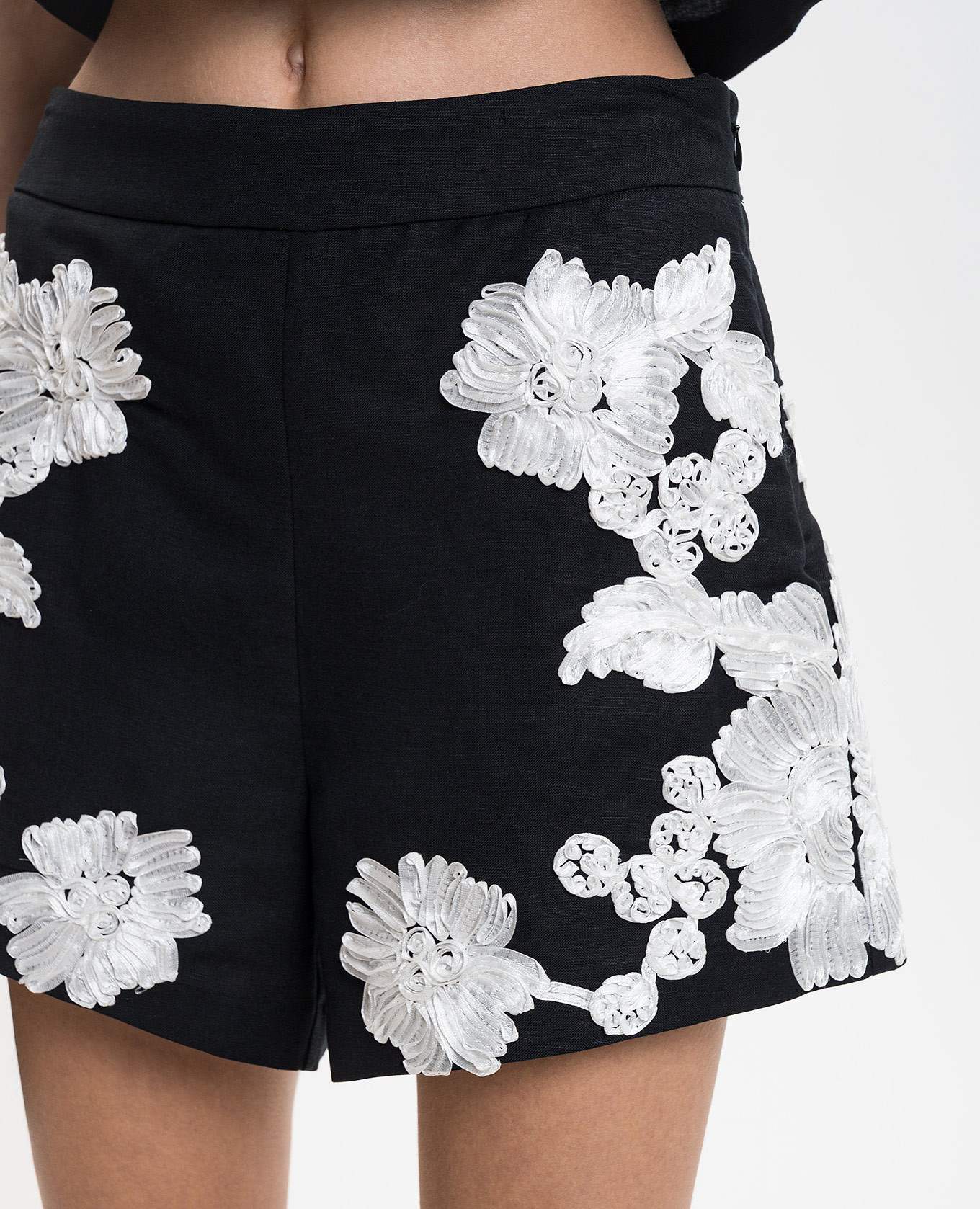 

Sammie Soutache Black Shorts with Applique Simkhai