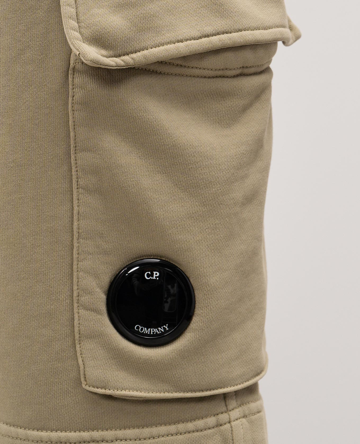Khaki shorts with logo C.P. Company 5