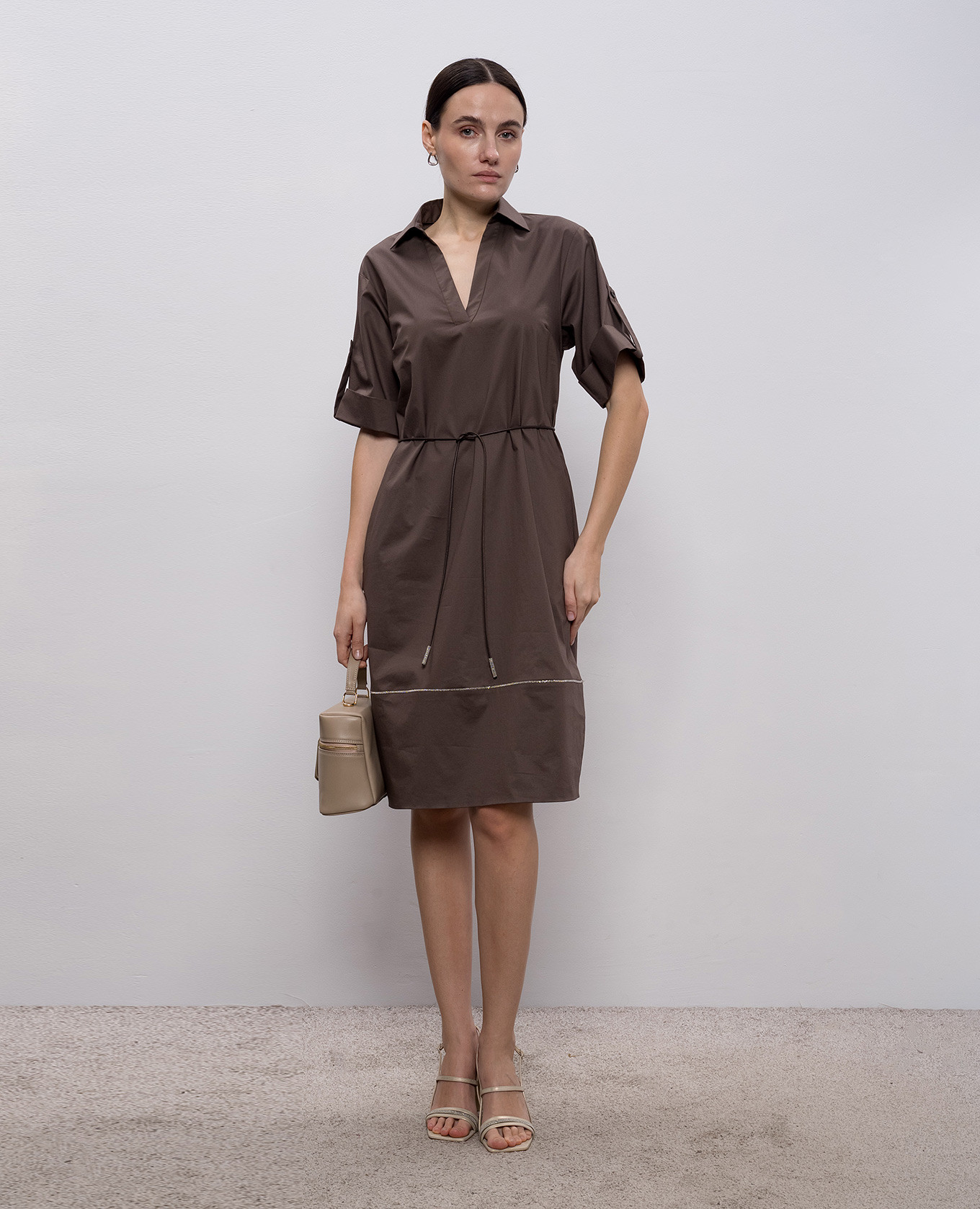 Brown dress with monil chain Peserico 2