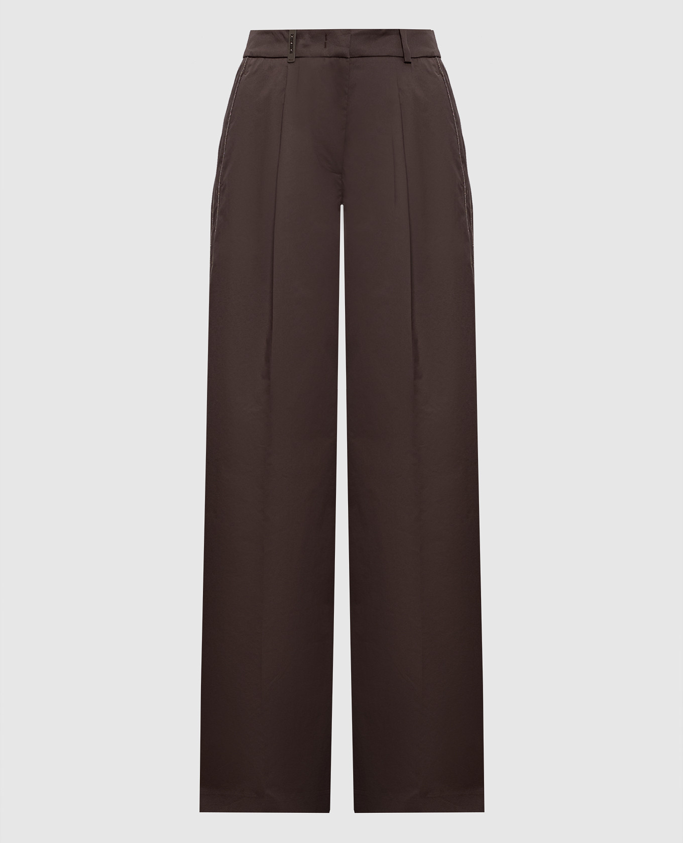 Brown pants with a monil chain