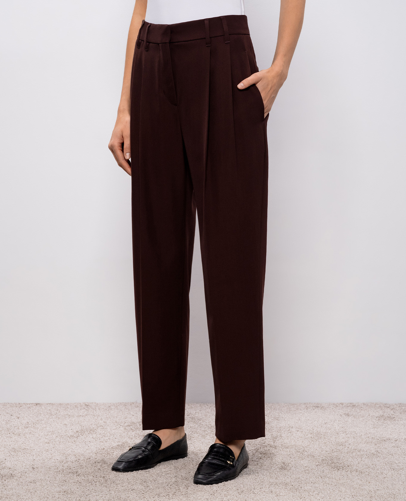 

Burgundy wool pants with monil chain Brunello Cucinelli