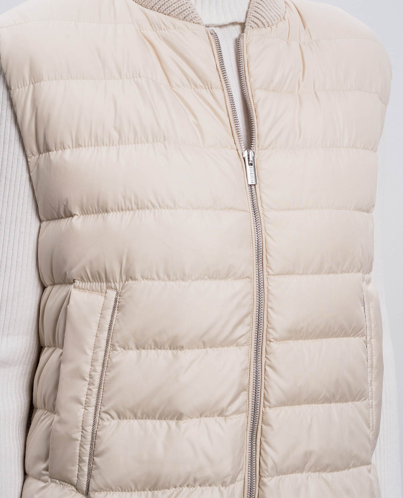 

Beige vest with chain Peserico
