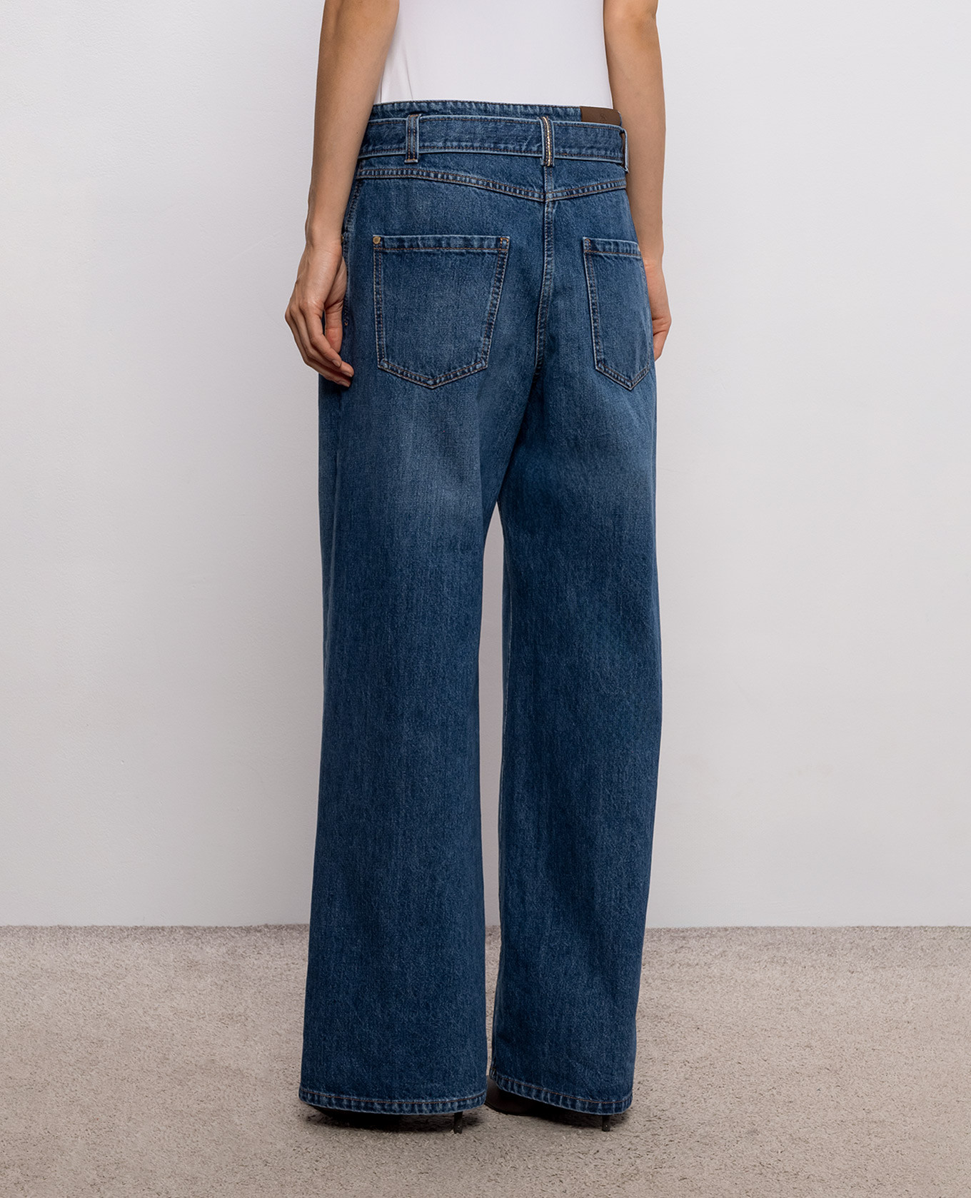 Blue jeans with a belt Brunello Cucinelli 4