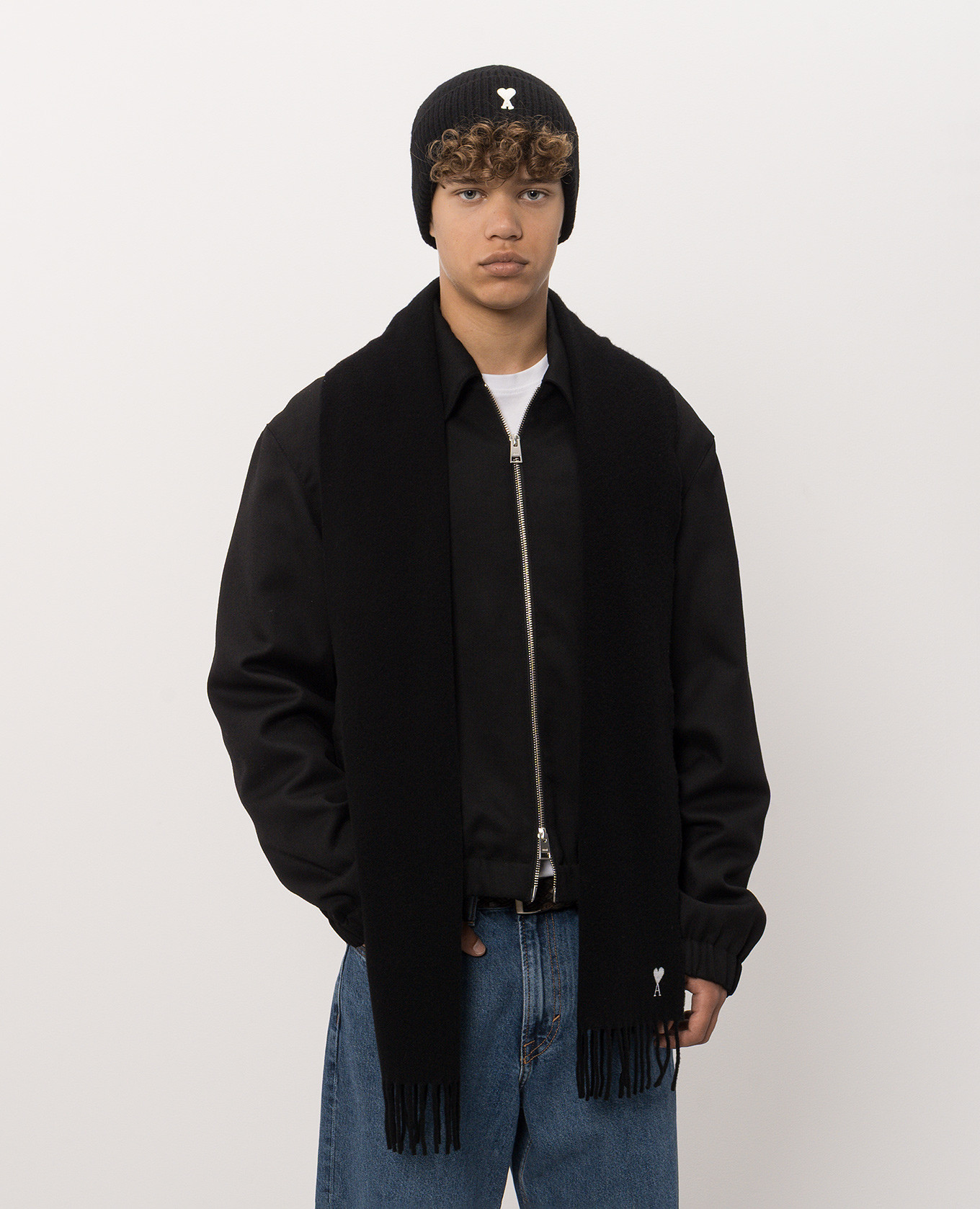Black wool scarf with contrast embroidery Ami Paris 2