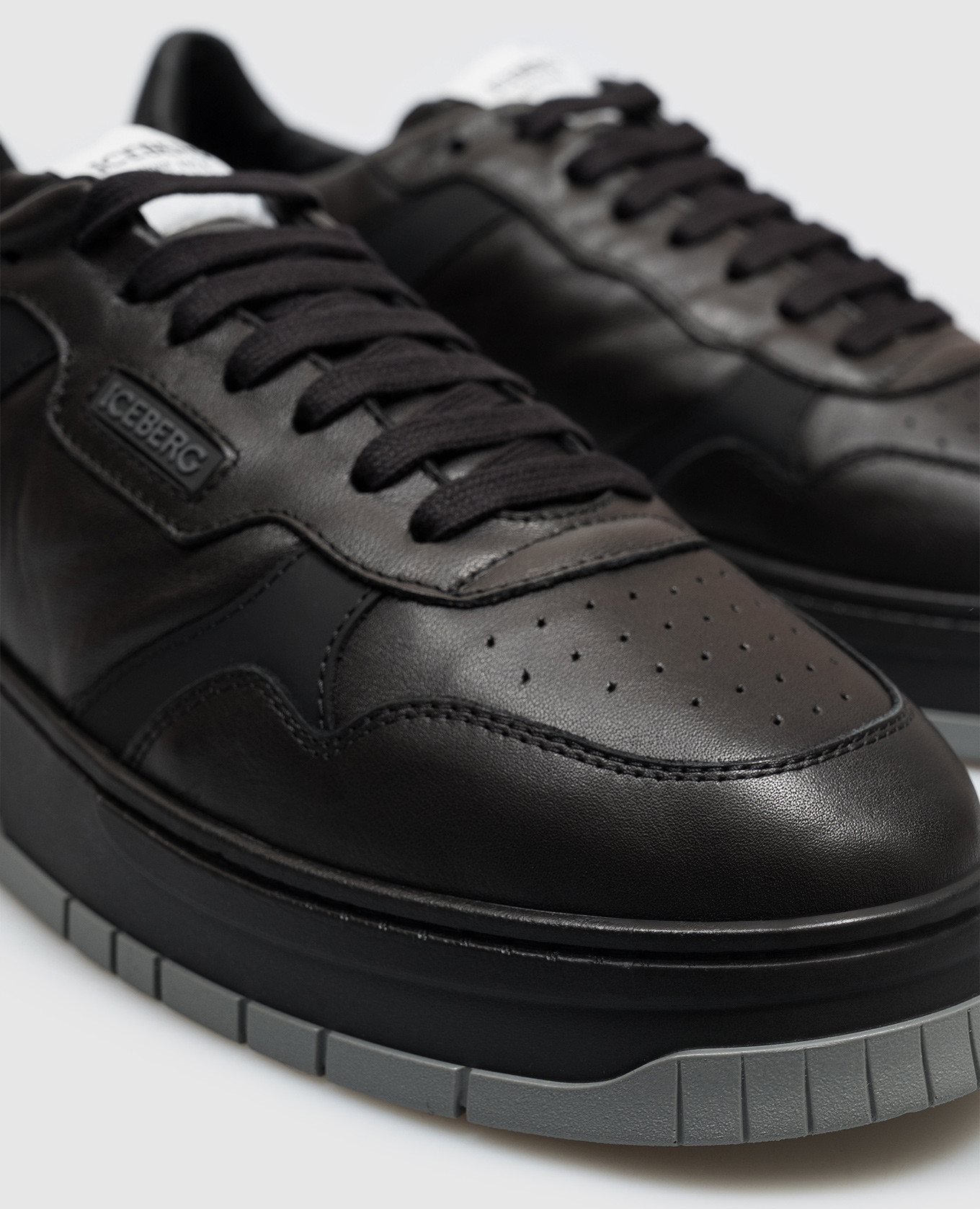 Black leather sneakers with fur trim Iceberg 5