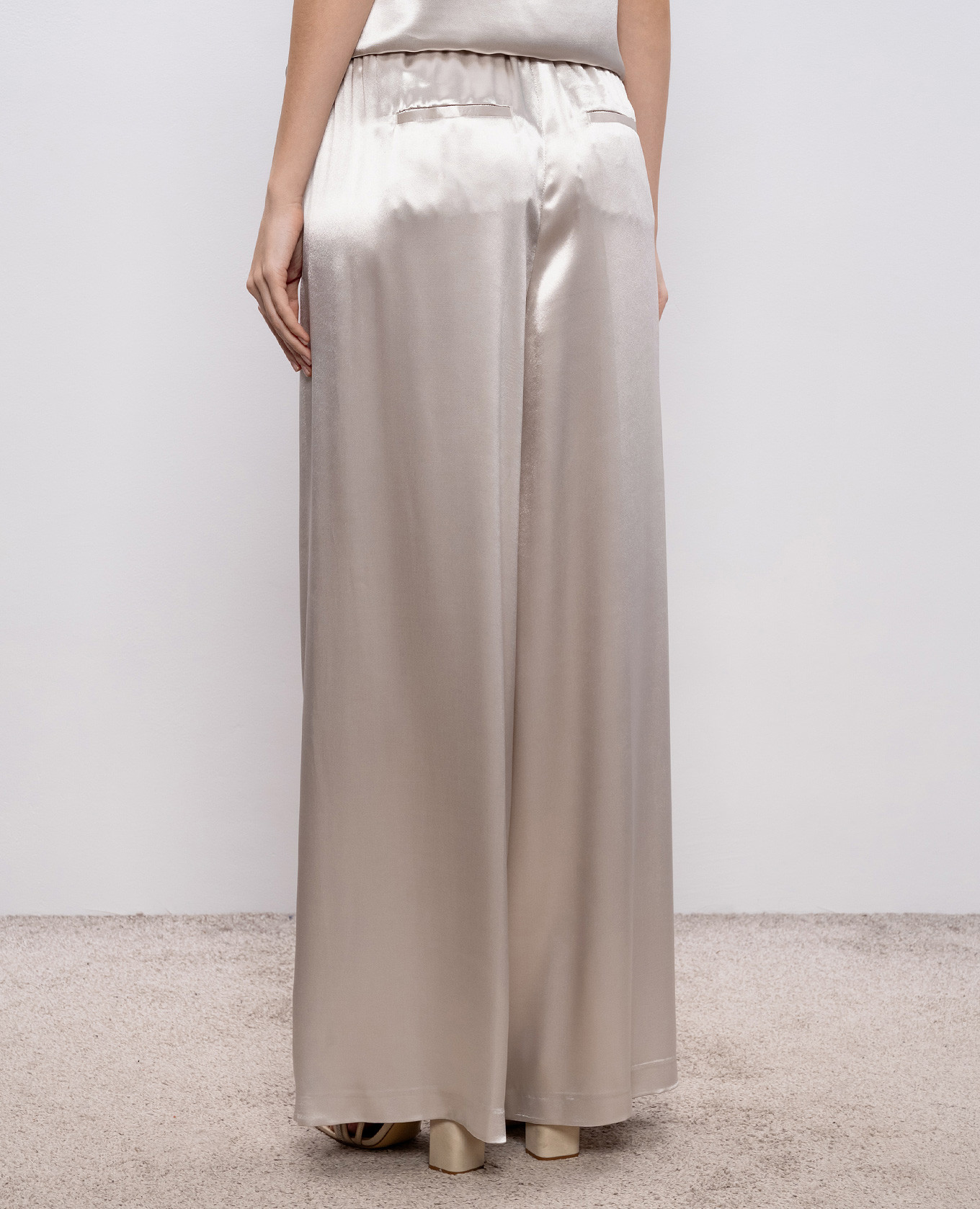 

Beige pants Peserico