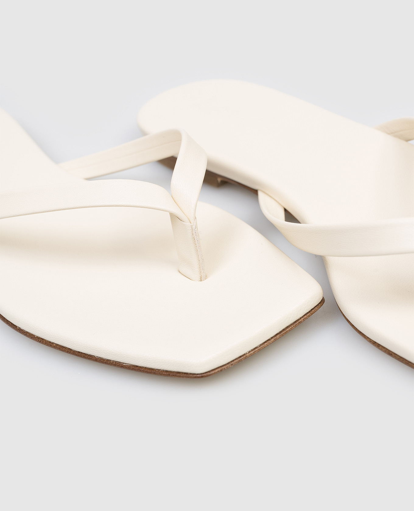 

Renee beige leather flip-flops Aeyde