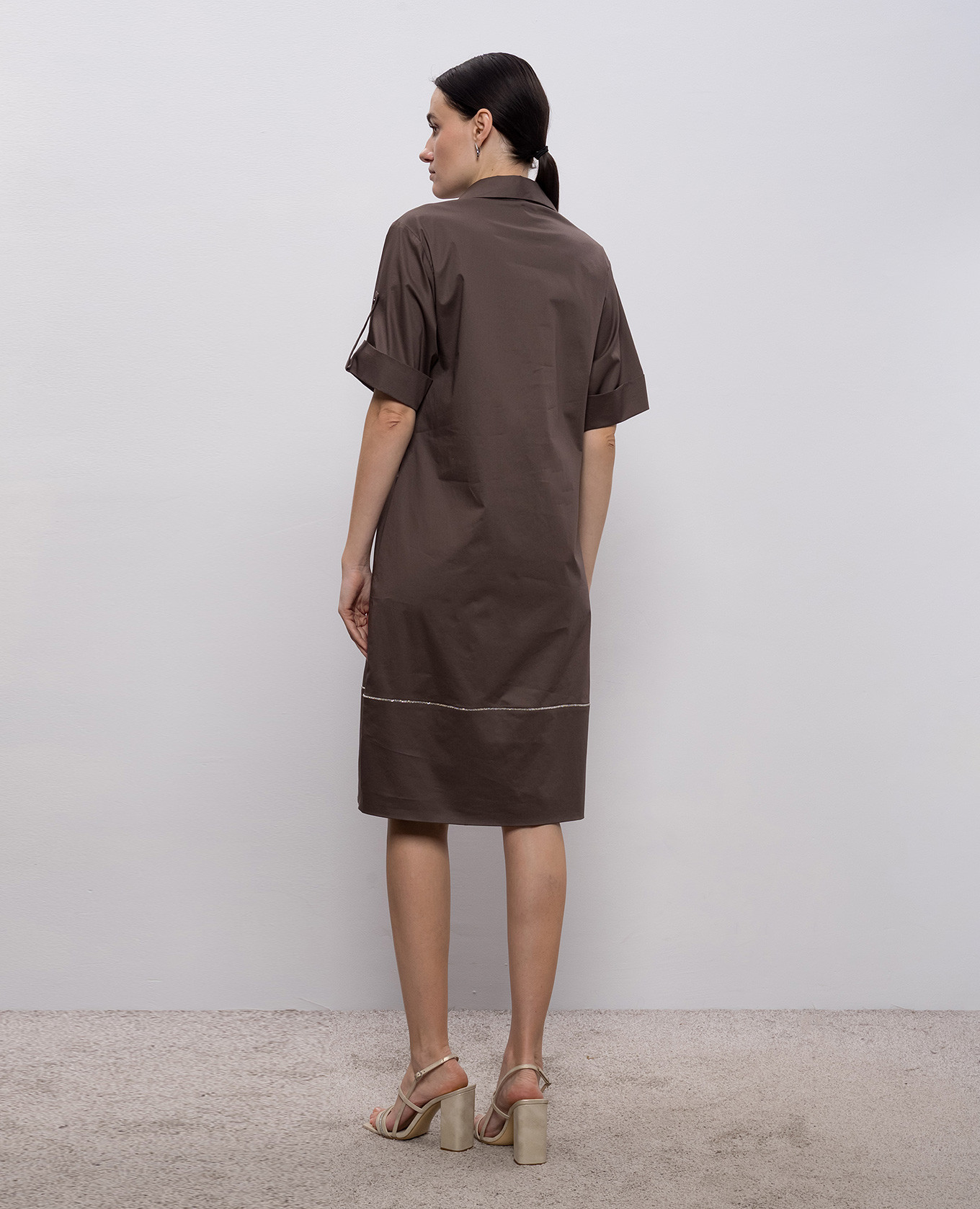 Brown dress with monil chain Peserico 4
