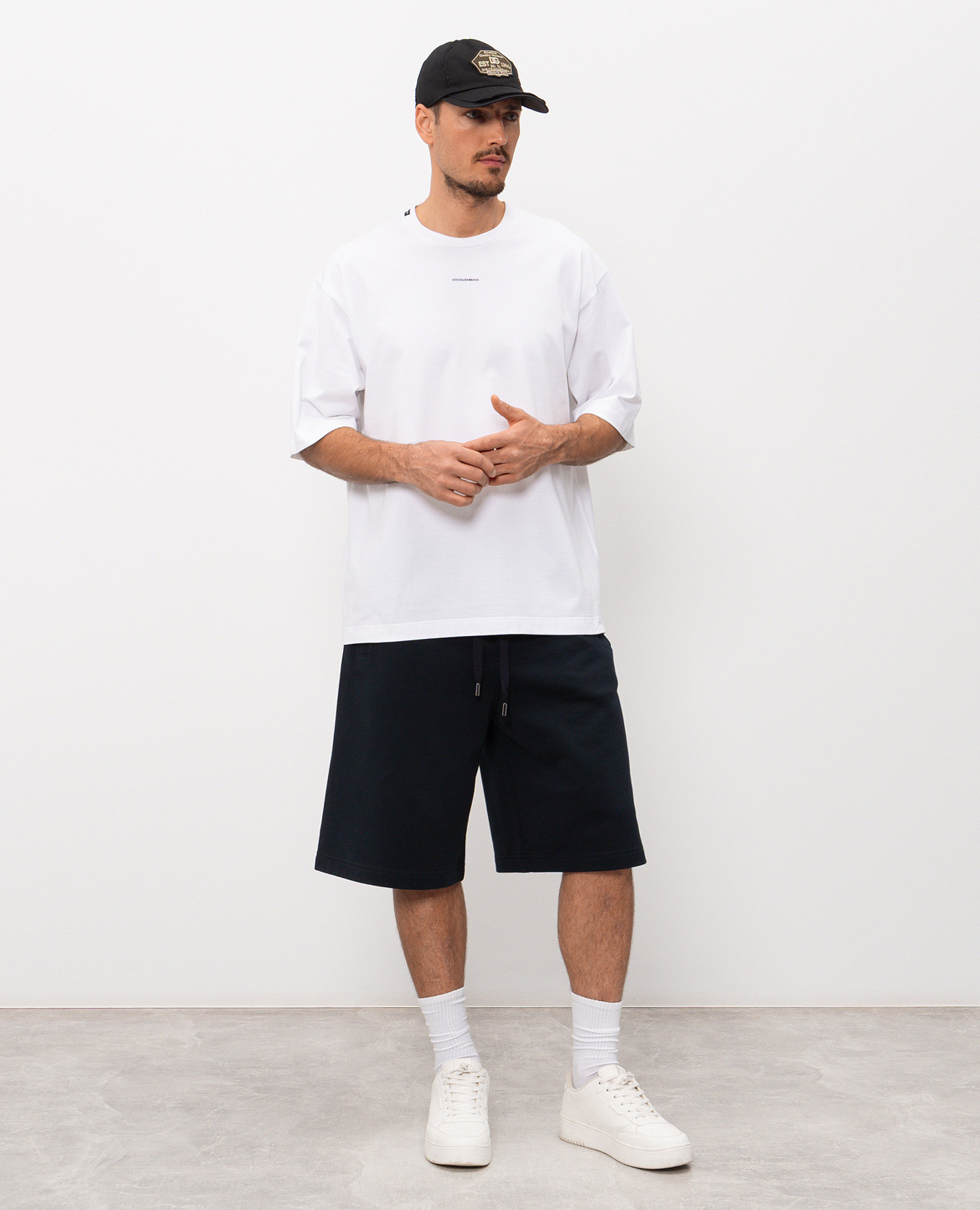 

Navy shorts with monogram logo patch Dolce&Gabbana, Blue