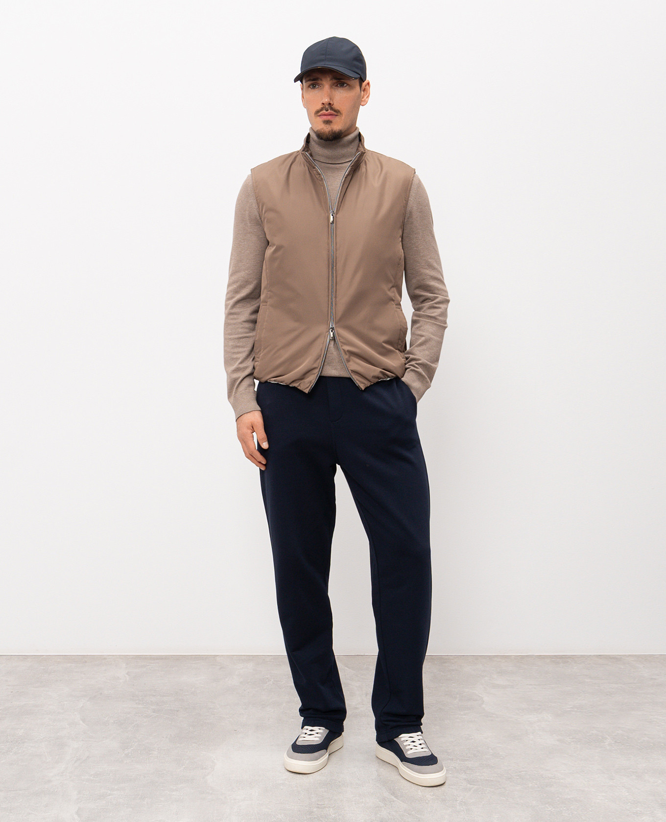 

Brown vest CAPOBIANCO