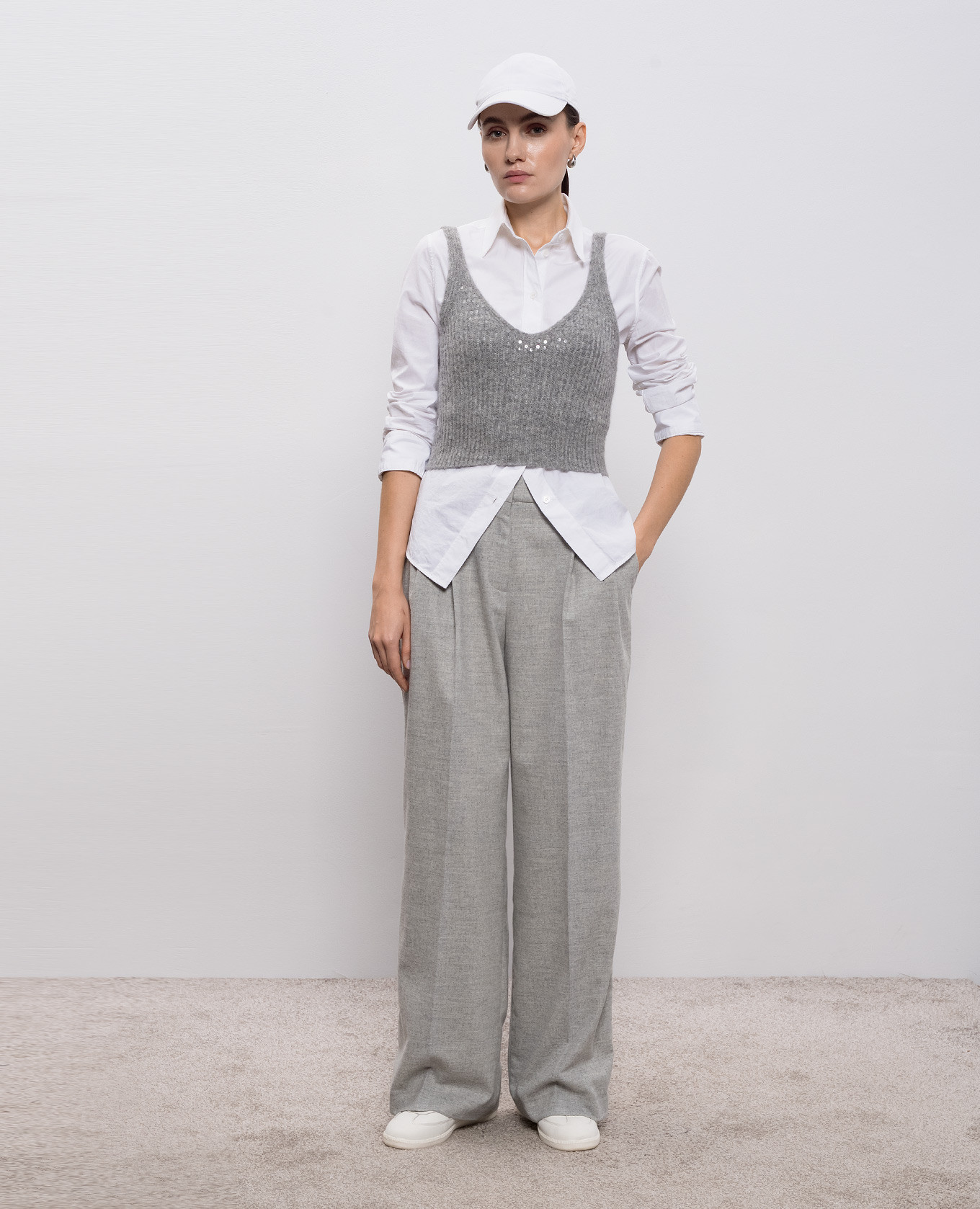 

Gray pants with wool Peserico, Grey