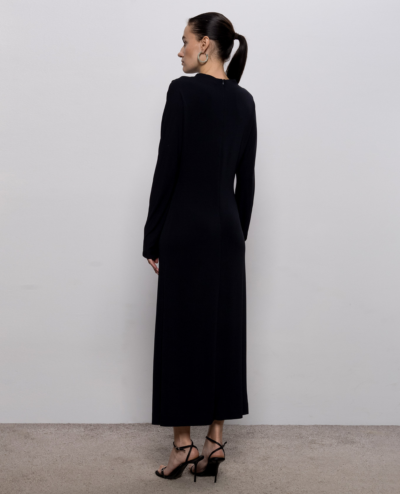 Navy blue midi dress with monil chain Peserico 3