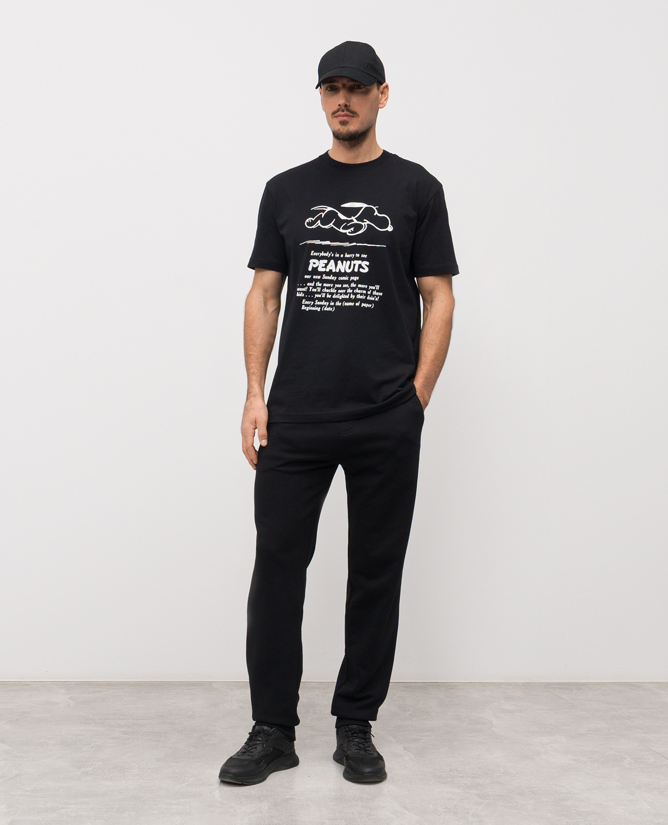 

Black T-shirt with print Iceberg
