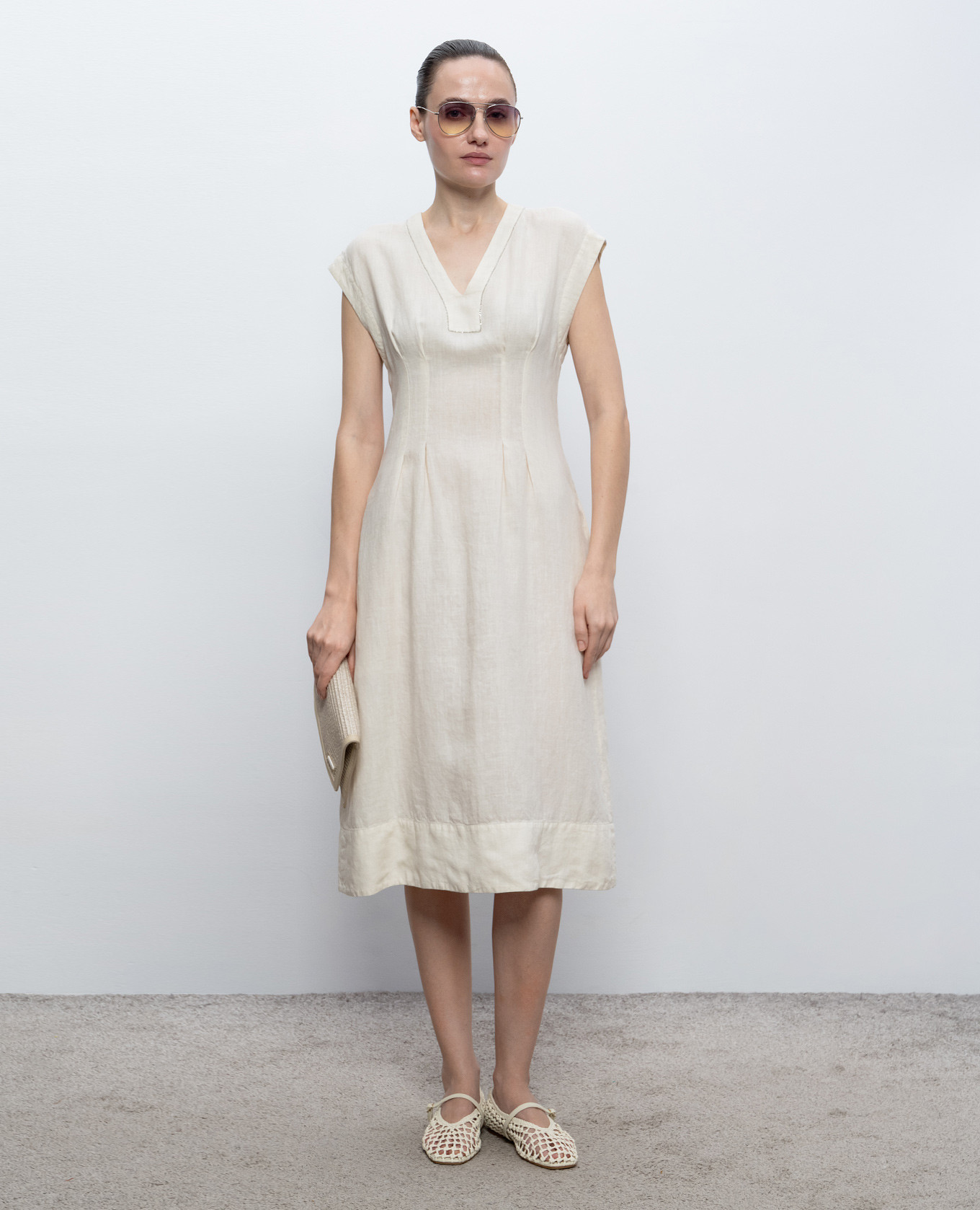 

Beige linen dress Peserico