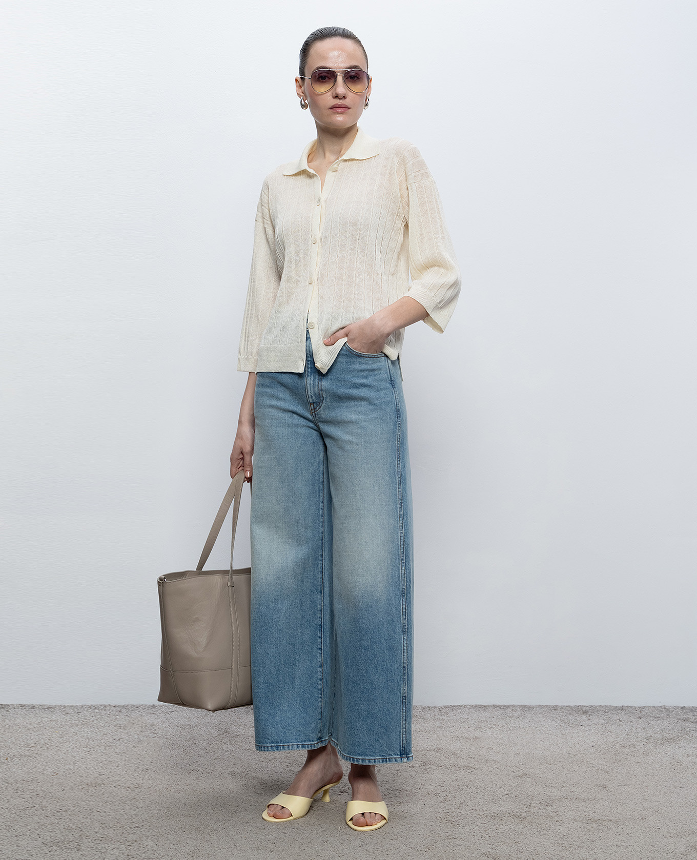 

Beige cardigan with linen Peserico