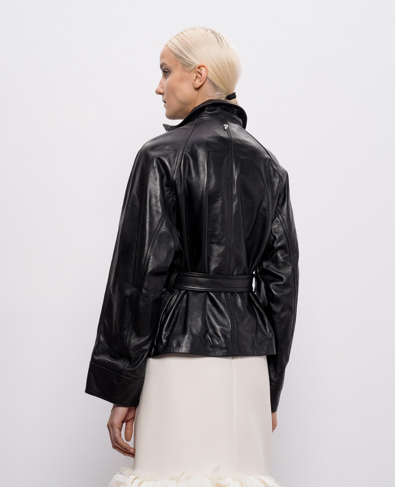 

Black leather jacket with belt Dondup