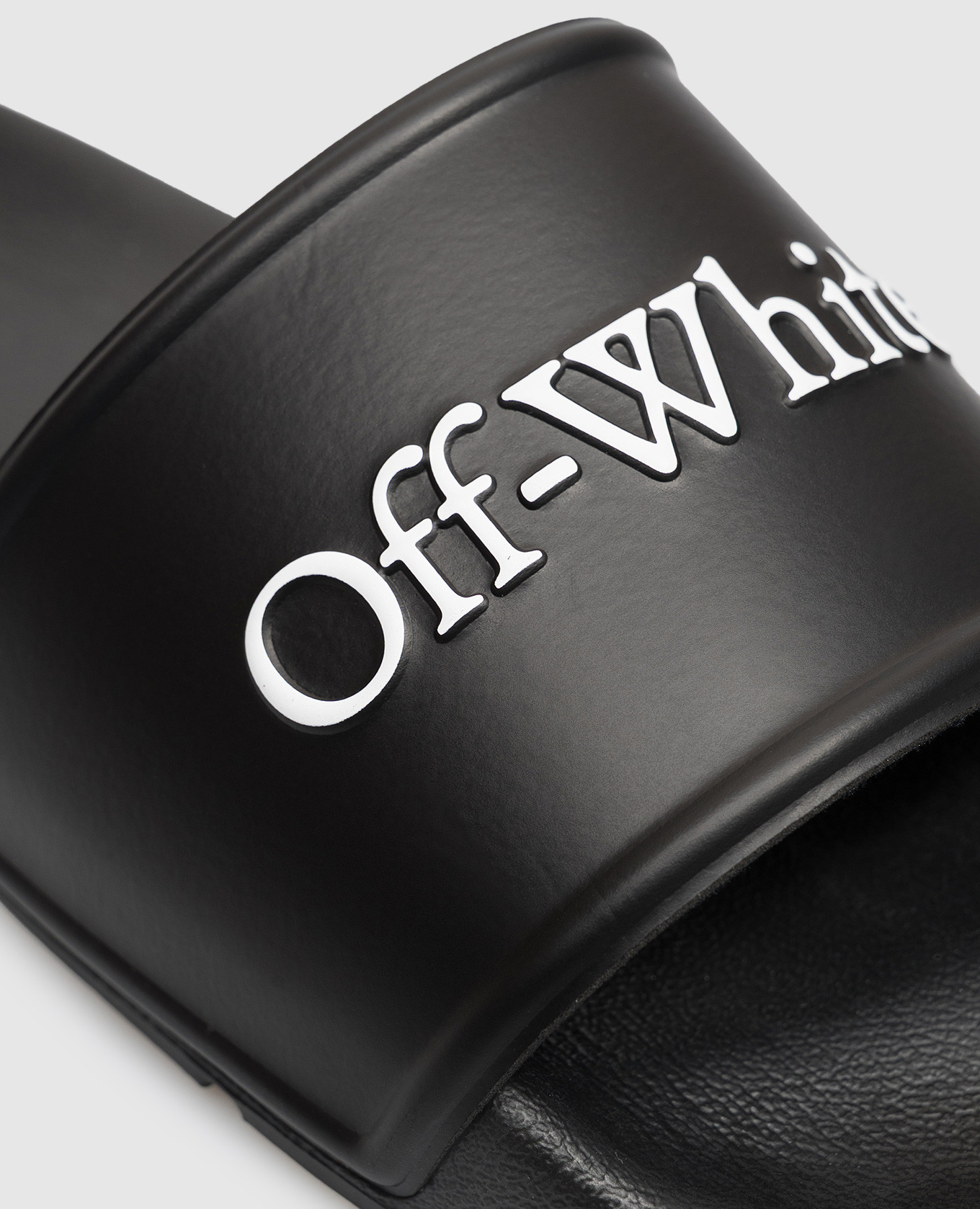 Black sliders with contrasting logo Off-White 5