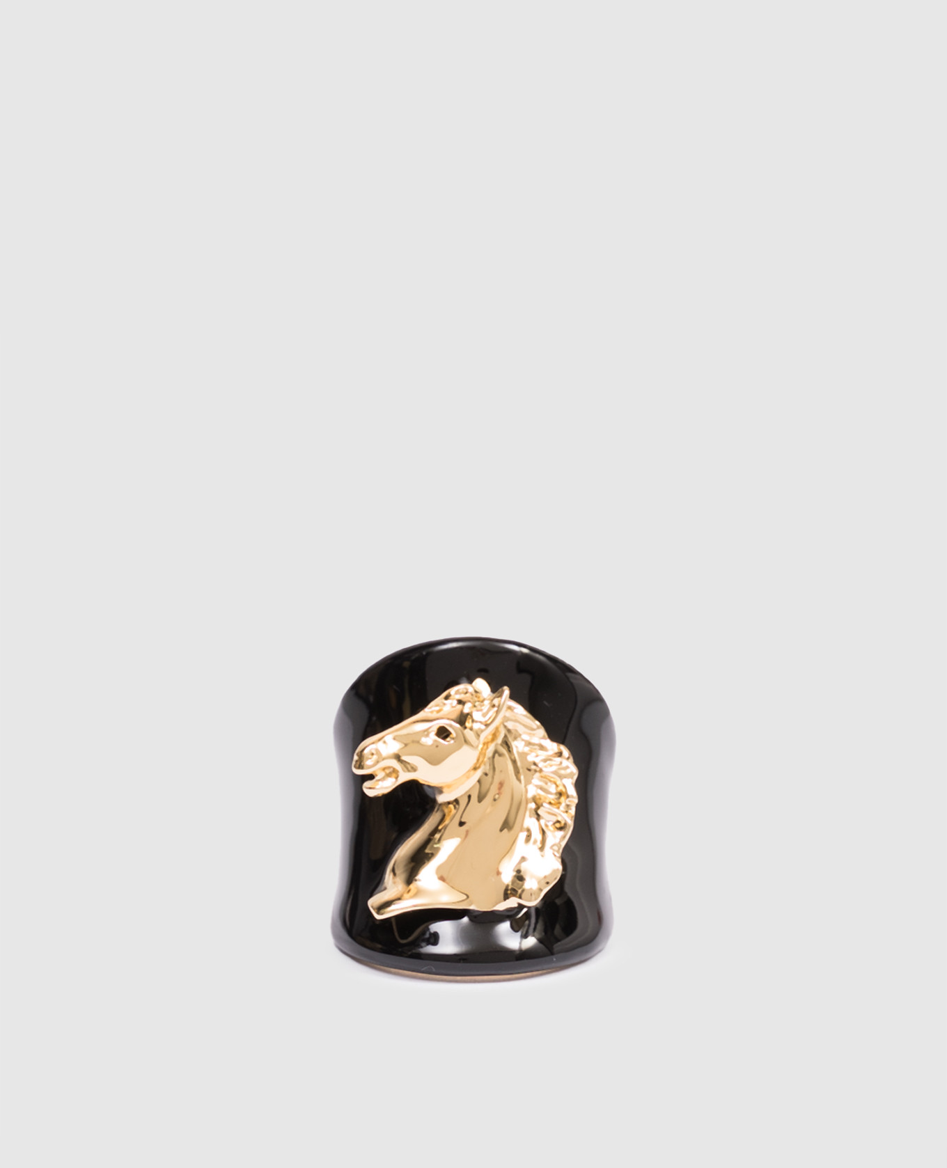 Black ring with textured image