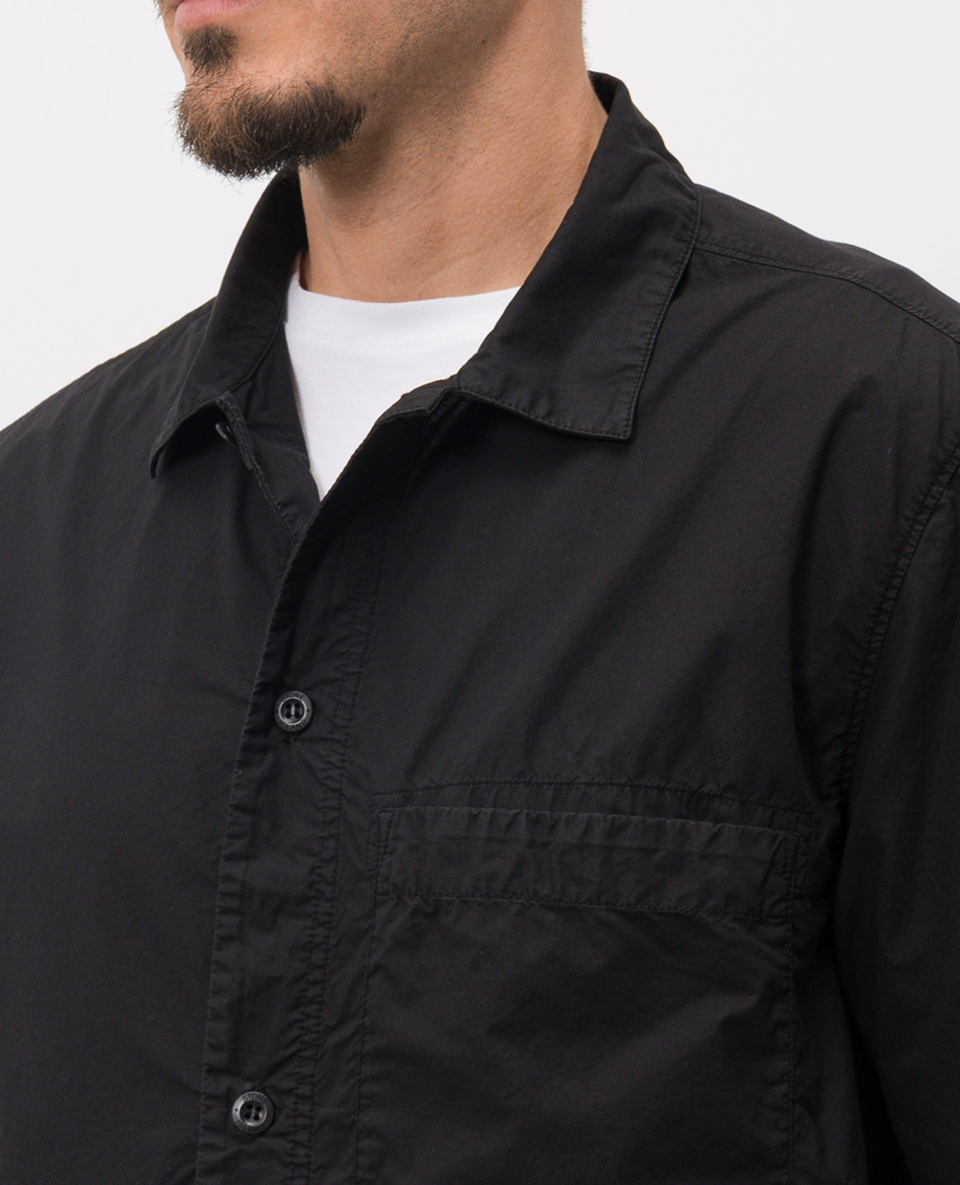 

Black straight-cut shirt with contrast logo embroidery Stone Island