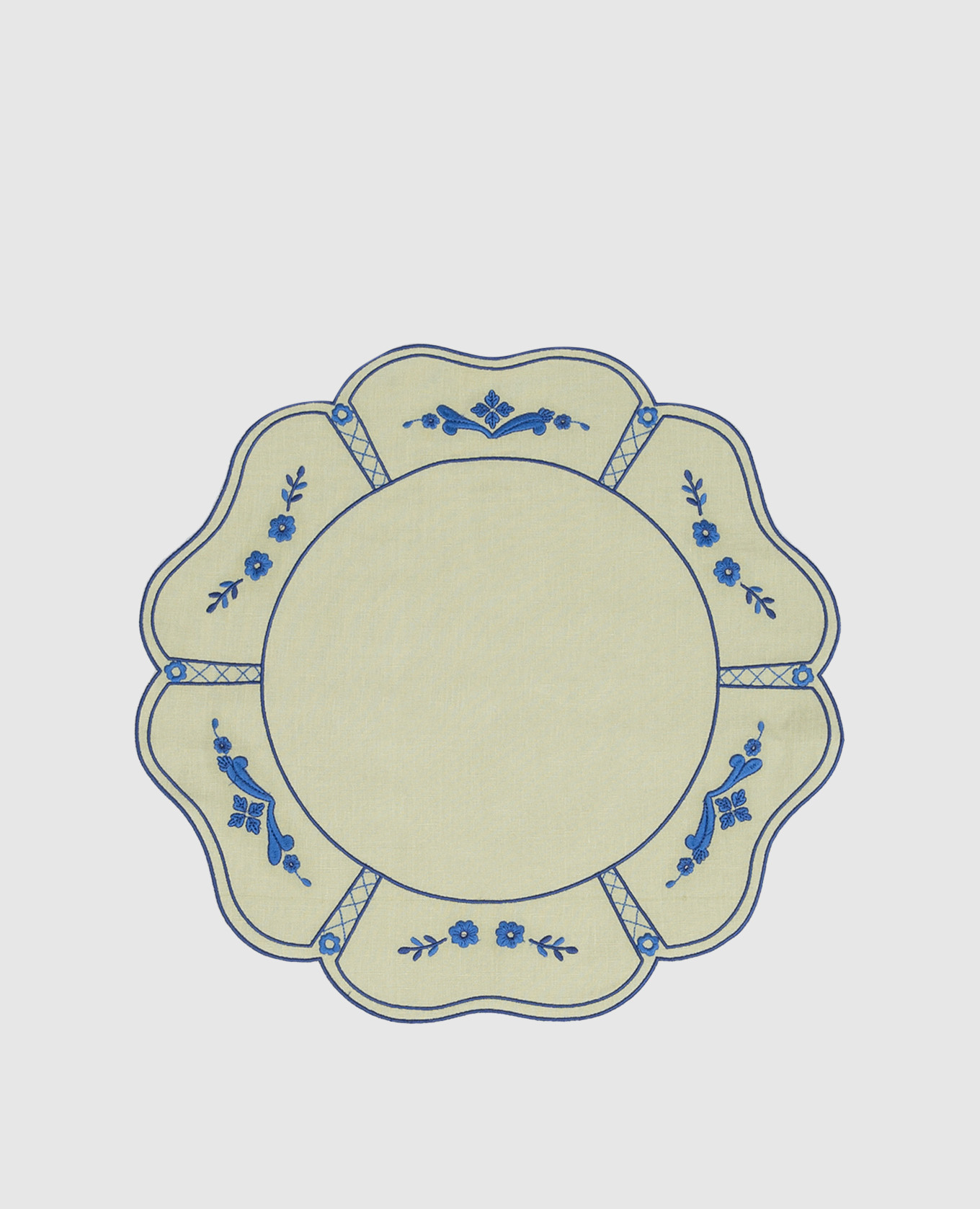 Green table mat with embroidery